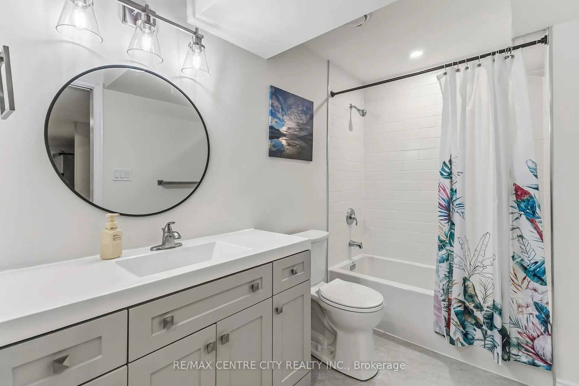 Photo 20 of 2344 Constance Avenue, London, South U — HOMEH