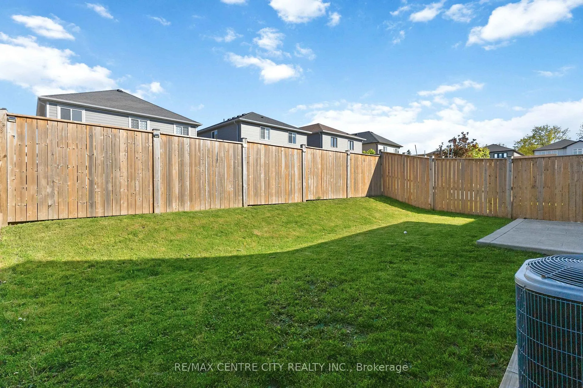 Photo 25 of 2344 Constance Avenue, London, South U — HOMEH