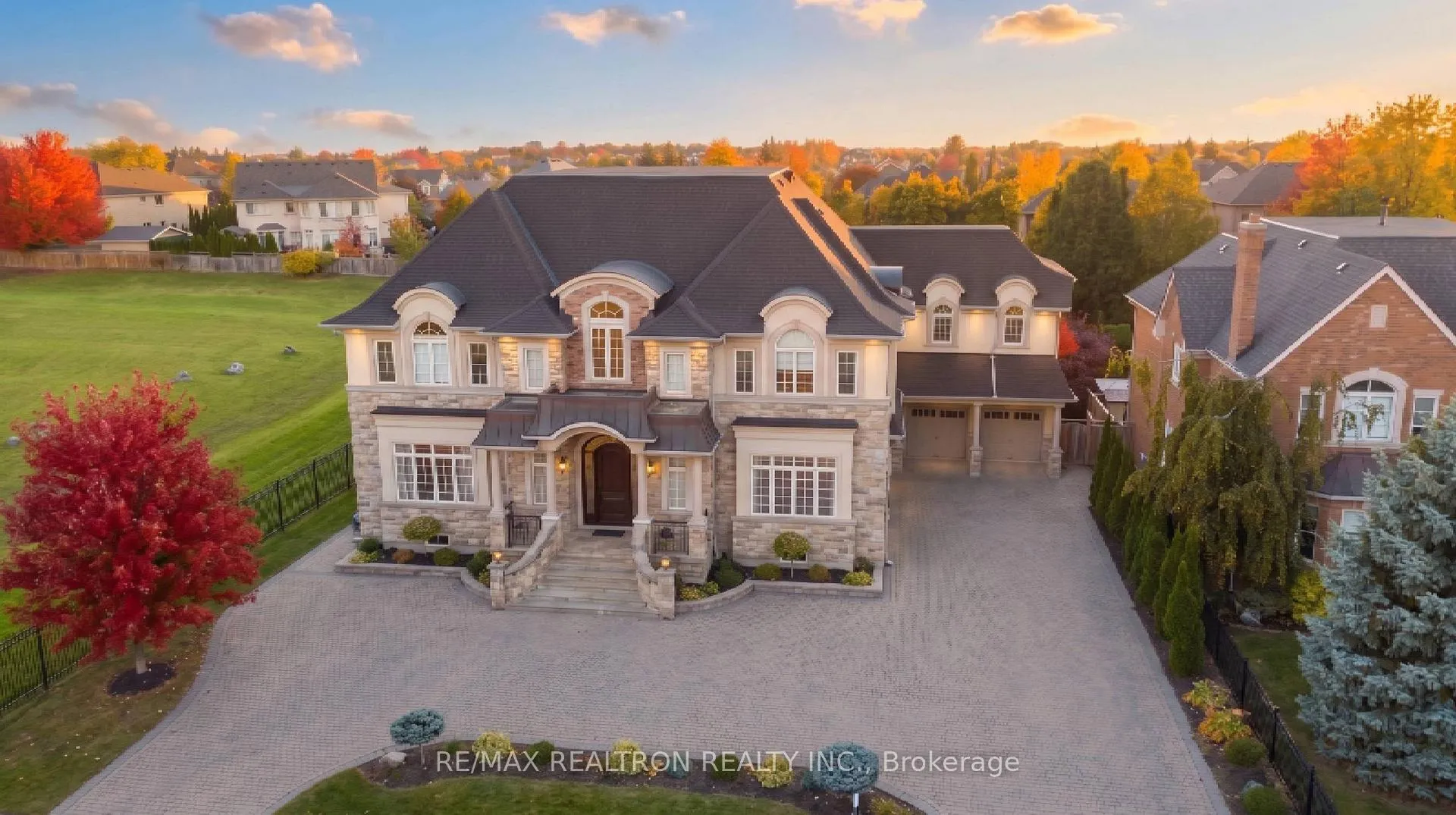 Photo 3 of 80 Callaway Court, Vaughan, Uplands — HOMEH