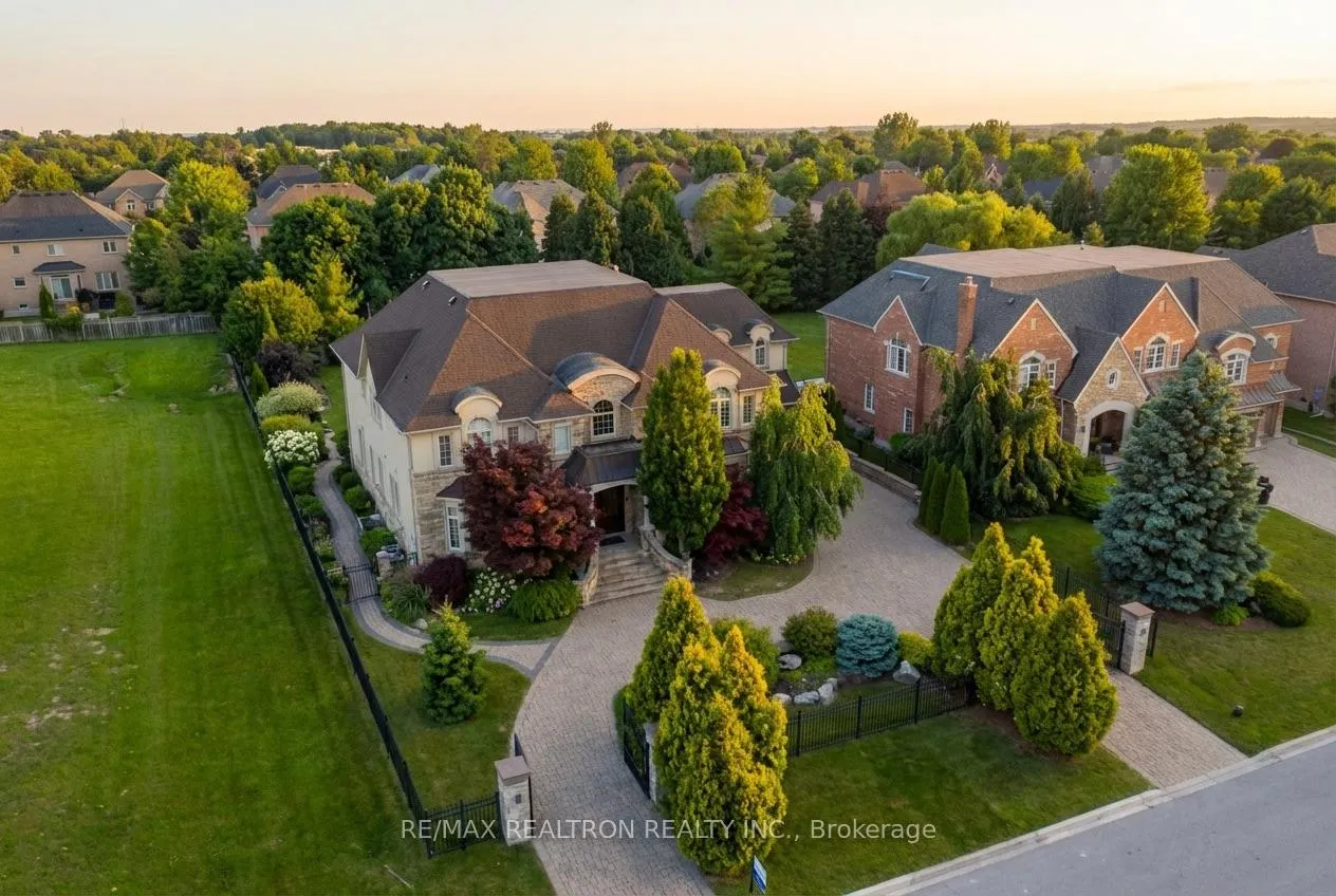 Photo 5 of 80 Callaway Court, Vaughan, Uplands — HOMEH