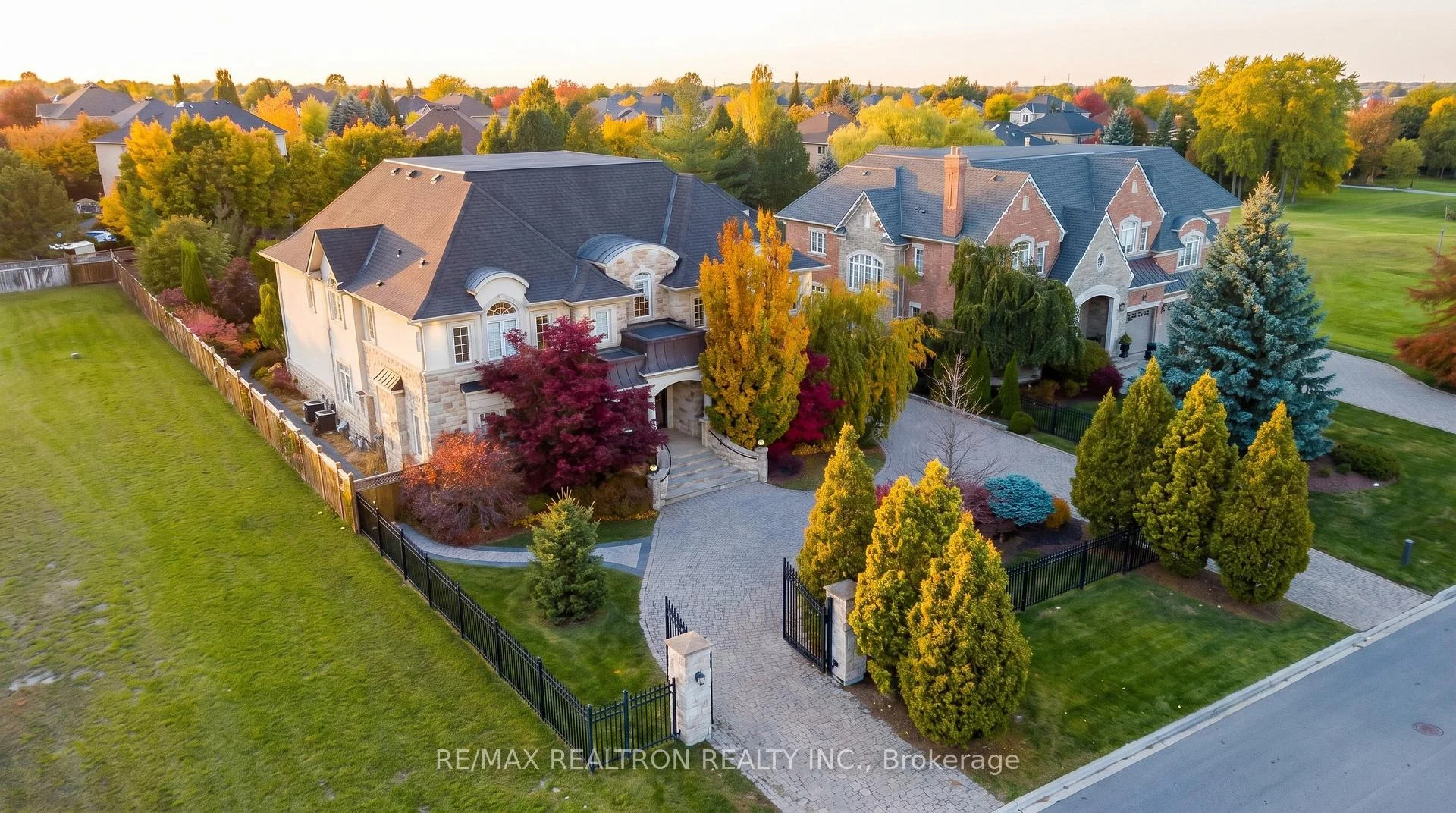 Photo 10 of 80 Callaway Court, Vaughan, Uplands — HOMEH
