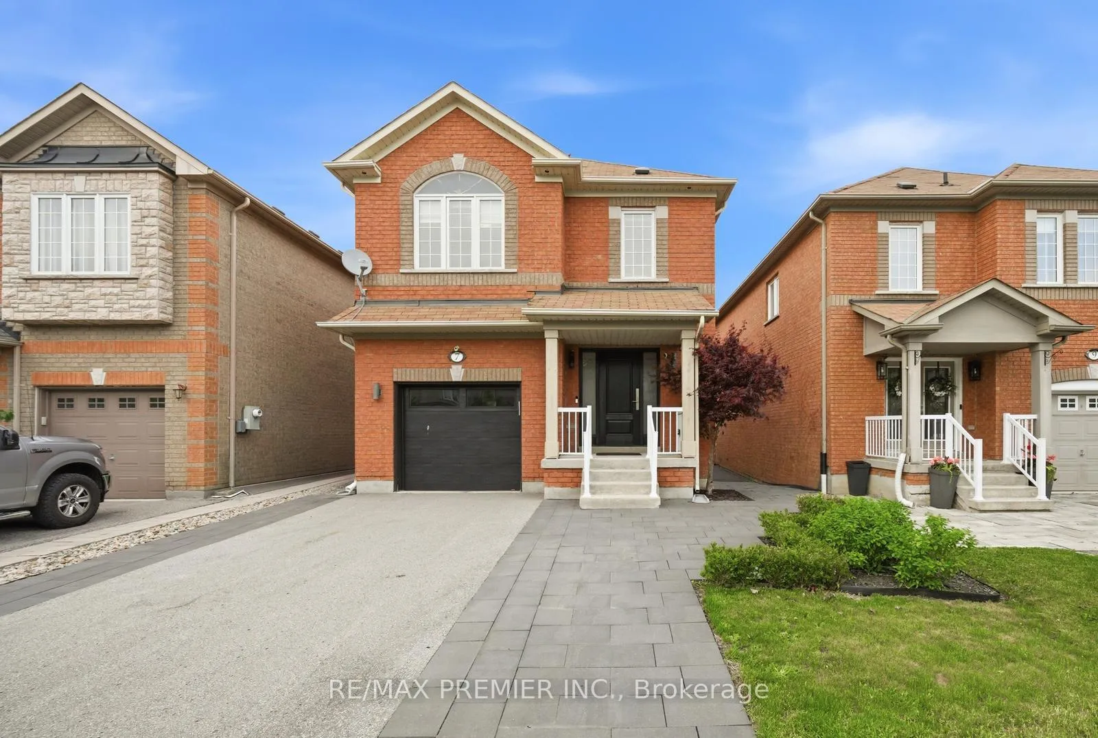 Photo 2 of 7 Christensen Avenue, Caledon, Bolton North — HOMEH