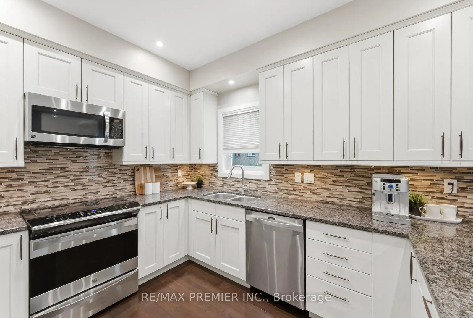 Photo 15 of 7 Christensen Avenue, Caledon, Bolton North — HOMEH