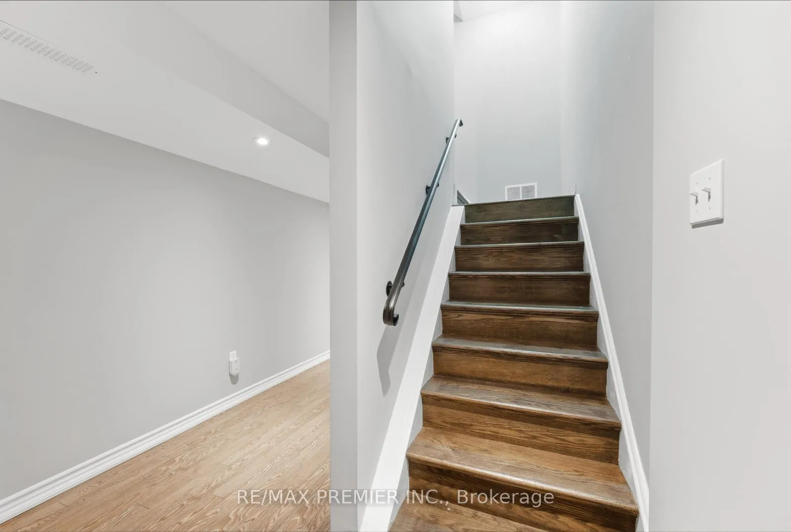 Photo 33 of 7 Christensen Avenue, Caledon, Bolton North — HOMEH
