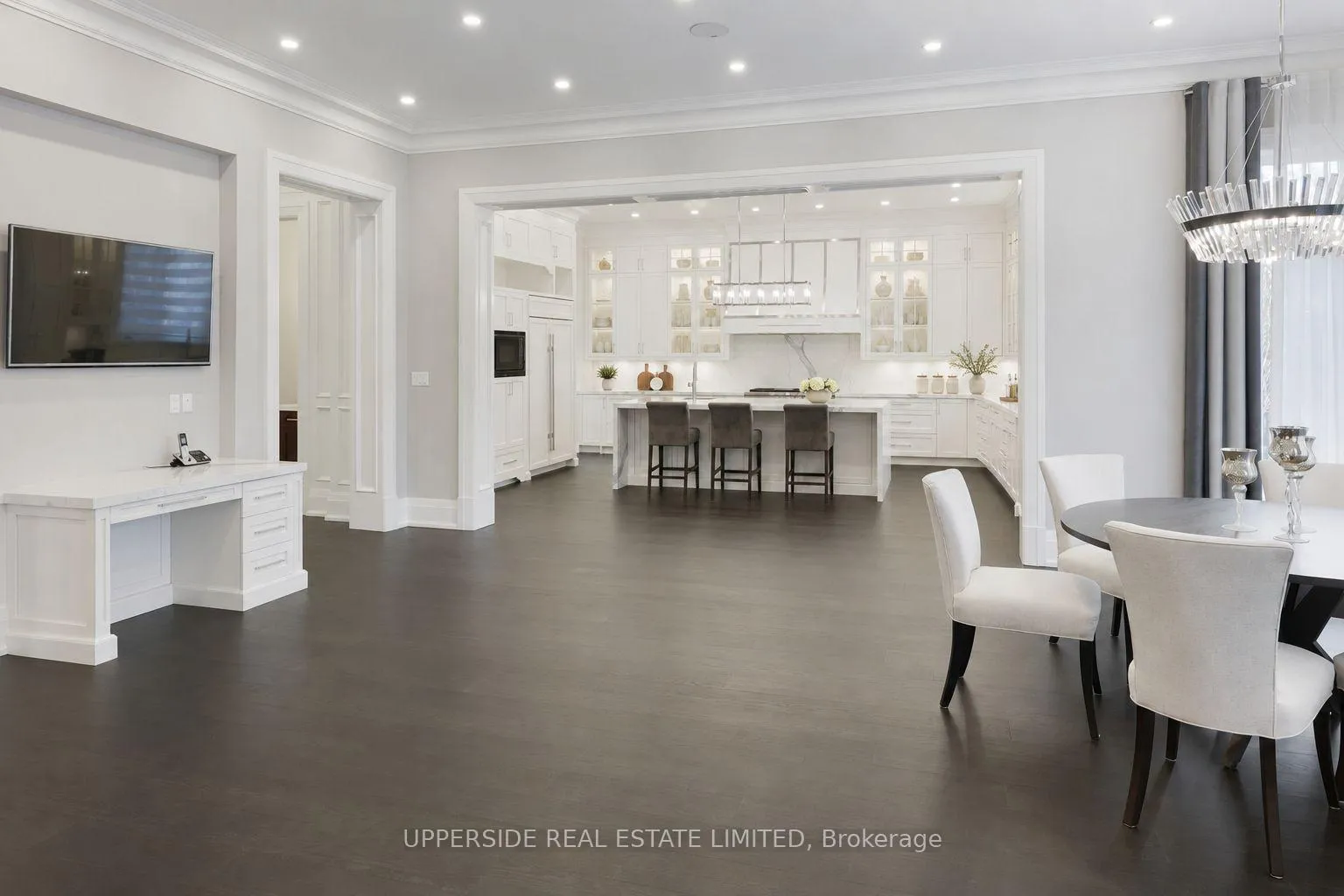 Photo 3 of 28 Thornridge Drive, Vaughan, Crestwood-Springfarm-Yorkhill — HOMEH