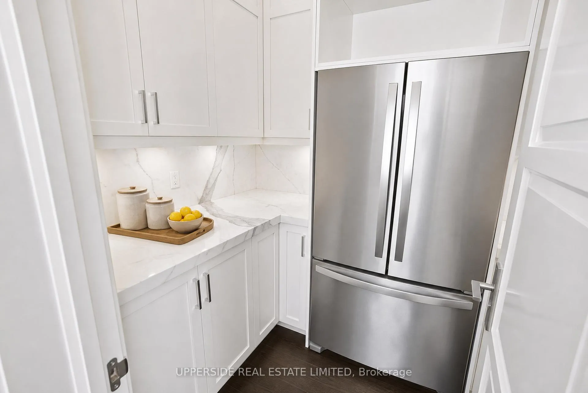 Photo 4 of 28 Thornridge Drive, Vaughan, Crestwood-Springfarm-Yorkhill — HOMEH