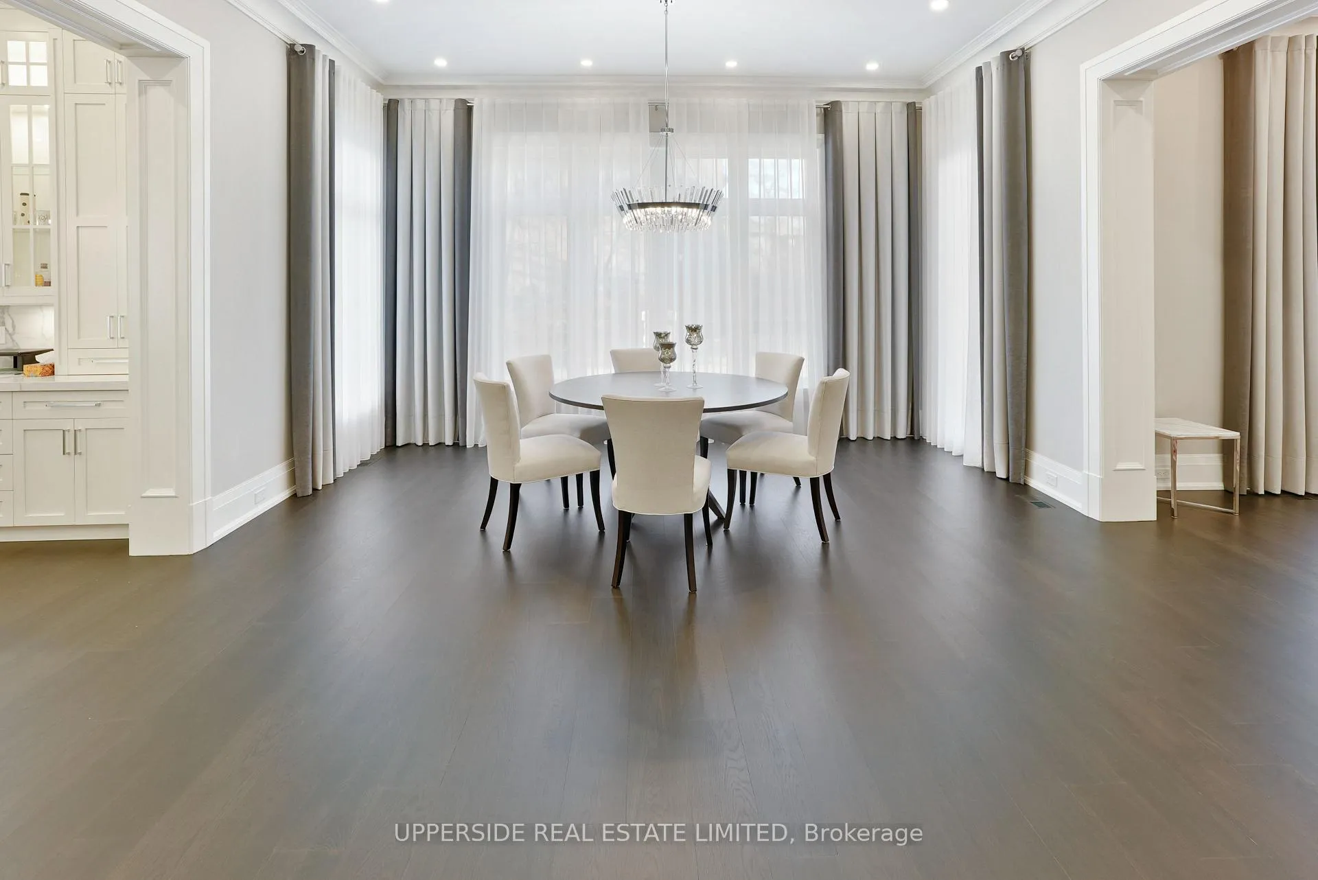 Photo 6 of 28 Thornridge Drive, Vaughan, Crestwood-Springfarm-Yorkhill — HOMEH