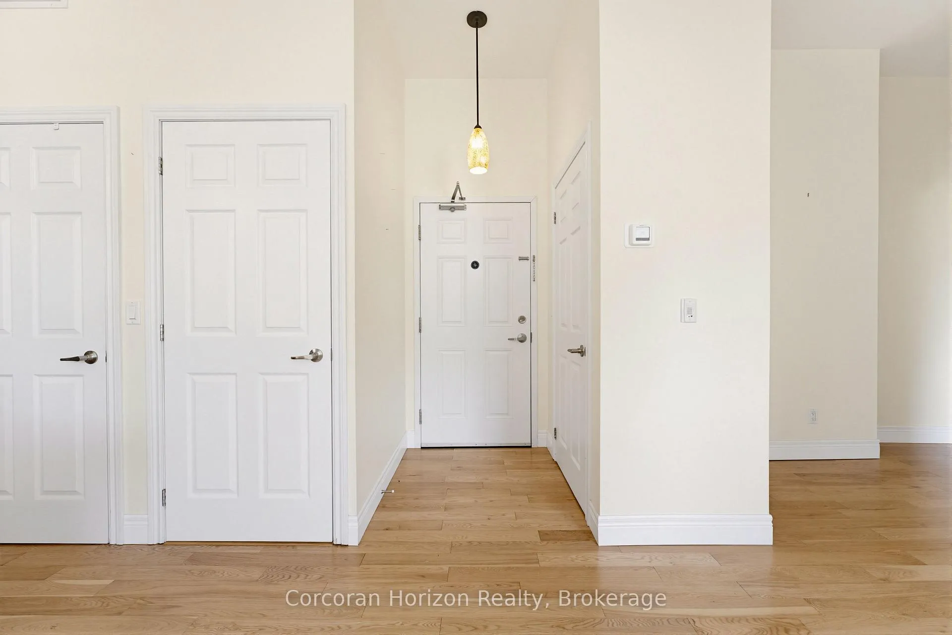 Photo 6 of Unit 301, 140 West River Street, Brant, Paris — HOMEH