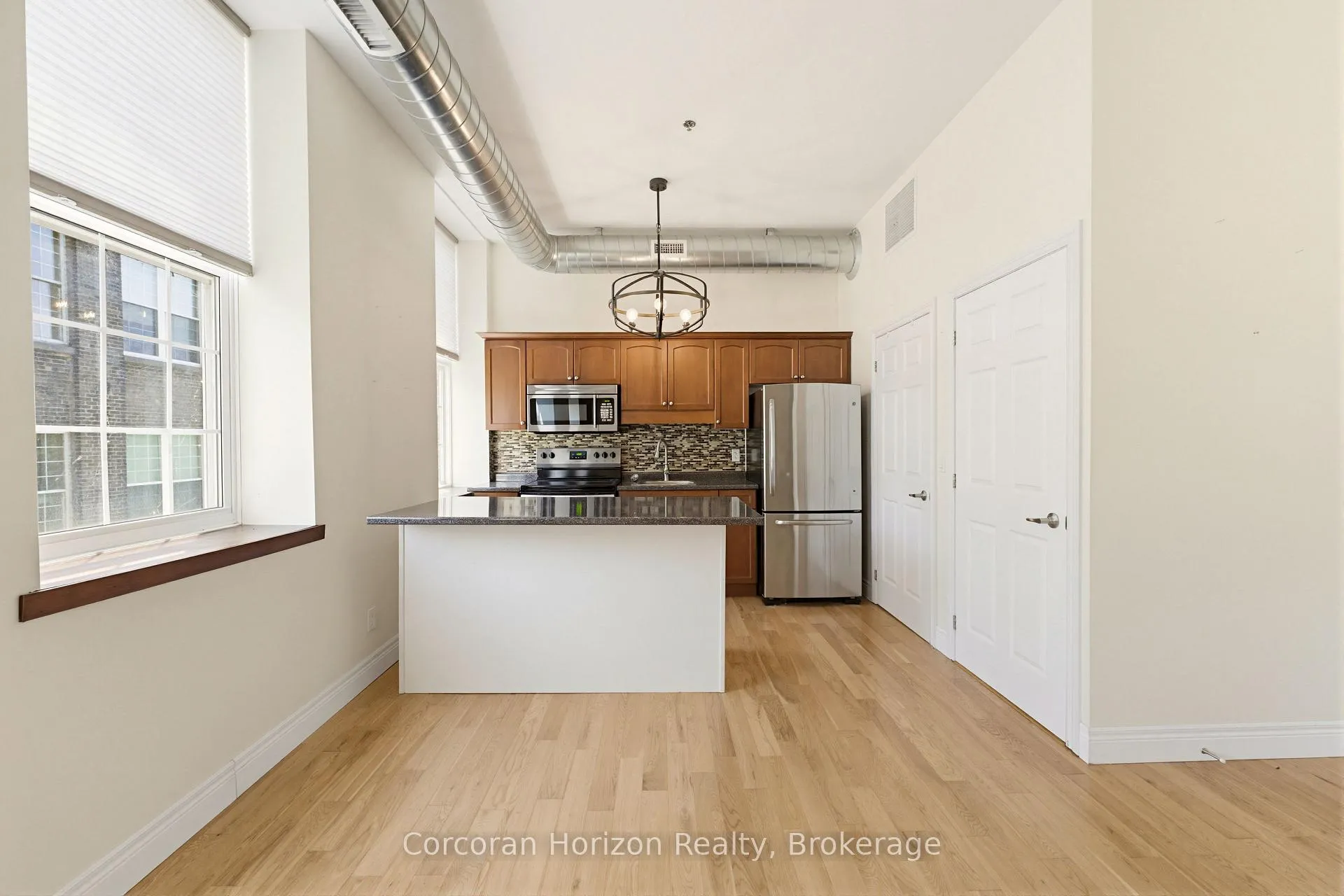 Photo 7 of Unit 301, 140 West River Street, Brant, Paris — HOMEH