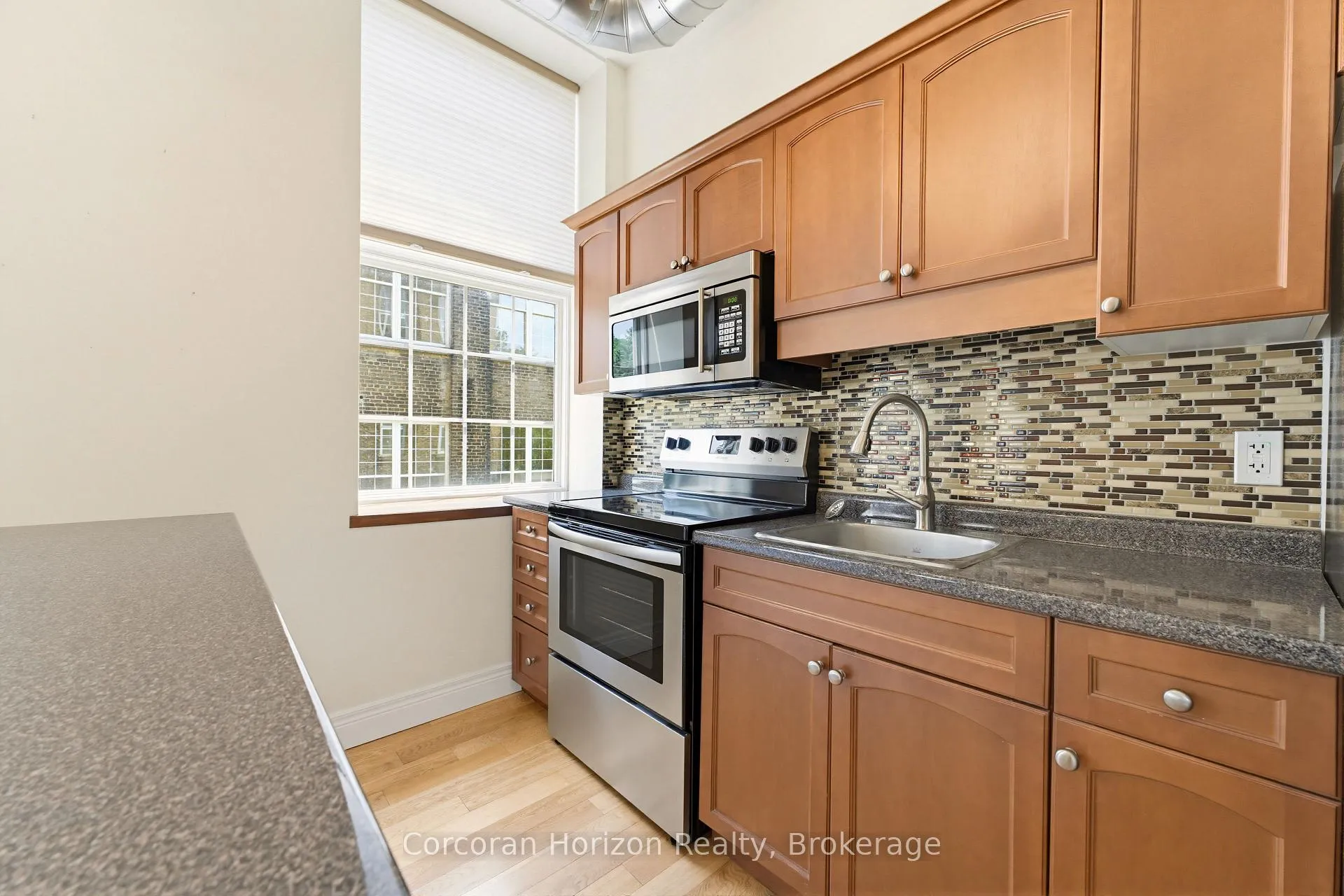 Photo 9 of Unit 301, 140 West River Street, Brant, Paris — HOMEH