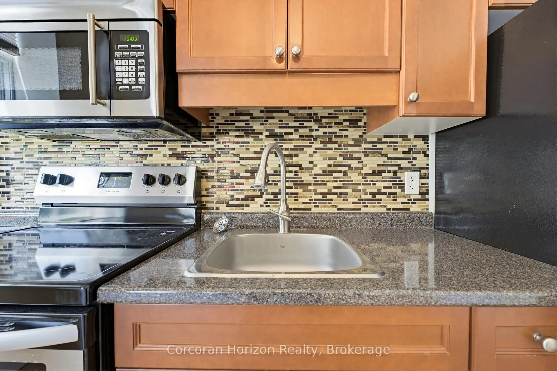Photo 10 of Unit 301, 140 West River Street, Brant, Paris — HOMEH