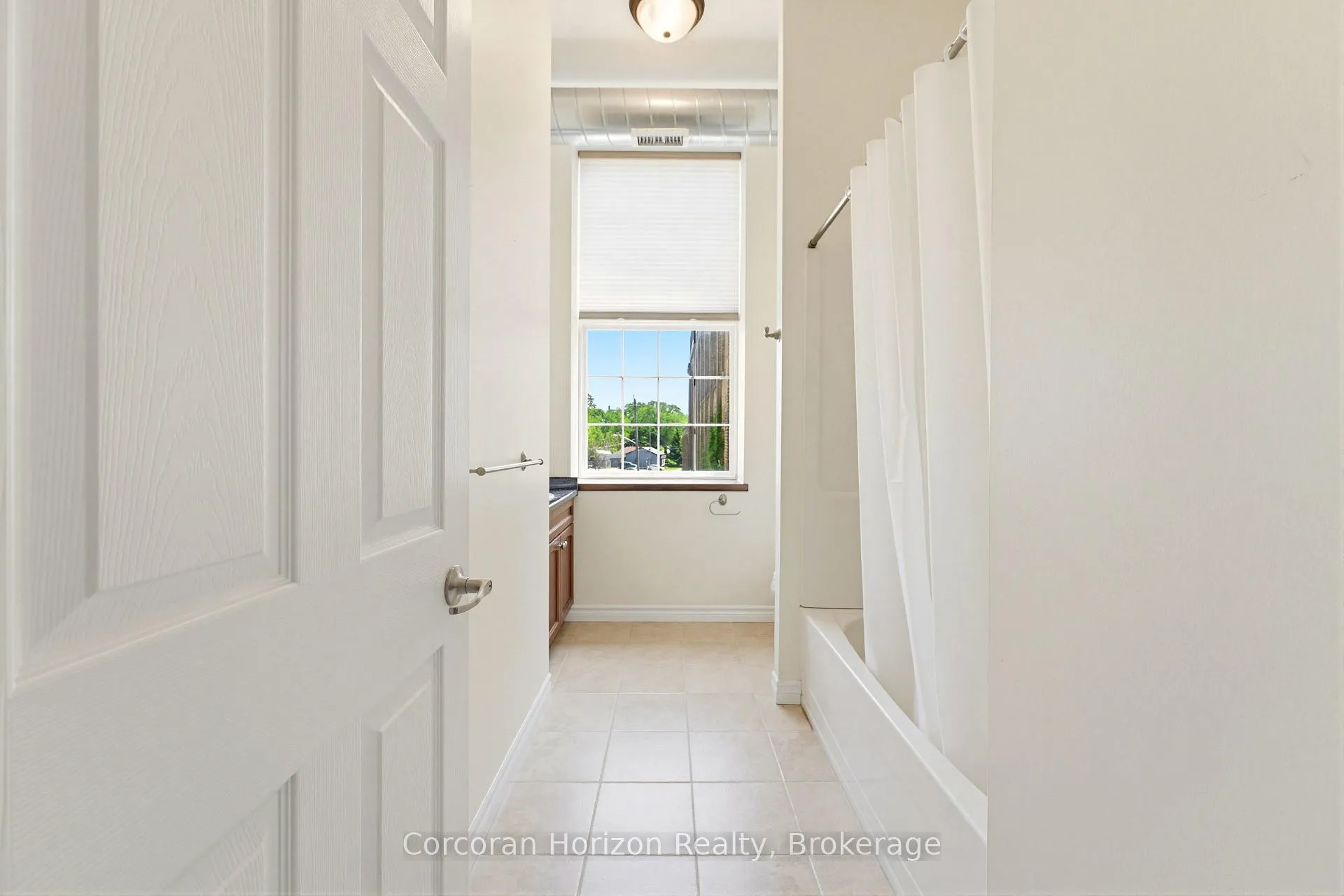 Photo 15 of Unit 301, 140 West River Street, Brant, Paris — HOMEH