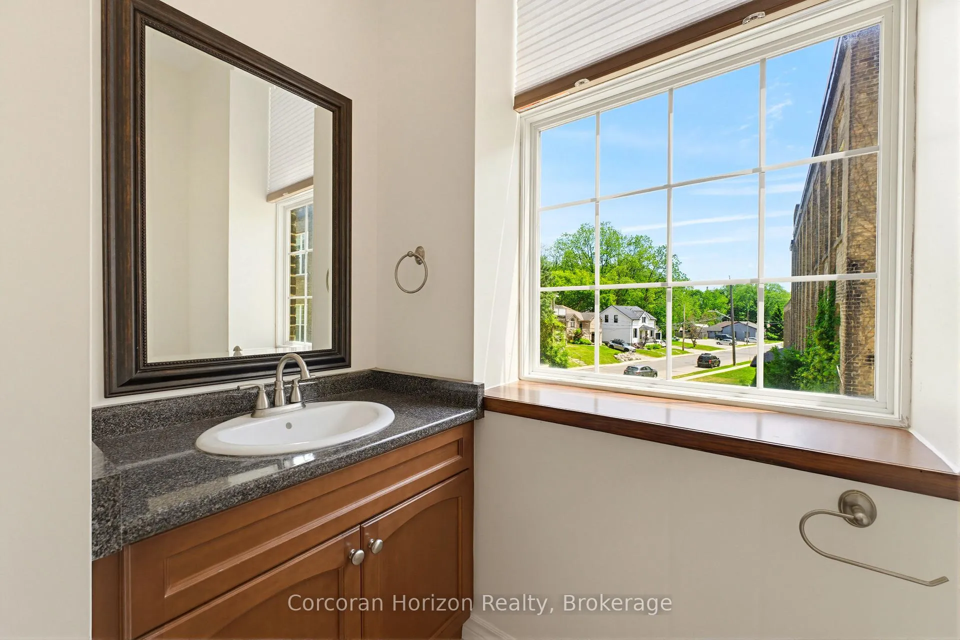 Photo 16 of Unit 301, 140 West River Street, Brant, Paris — HOMEH