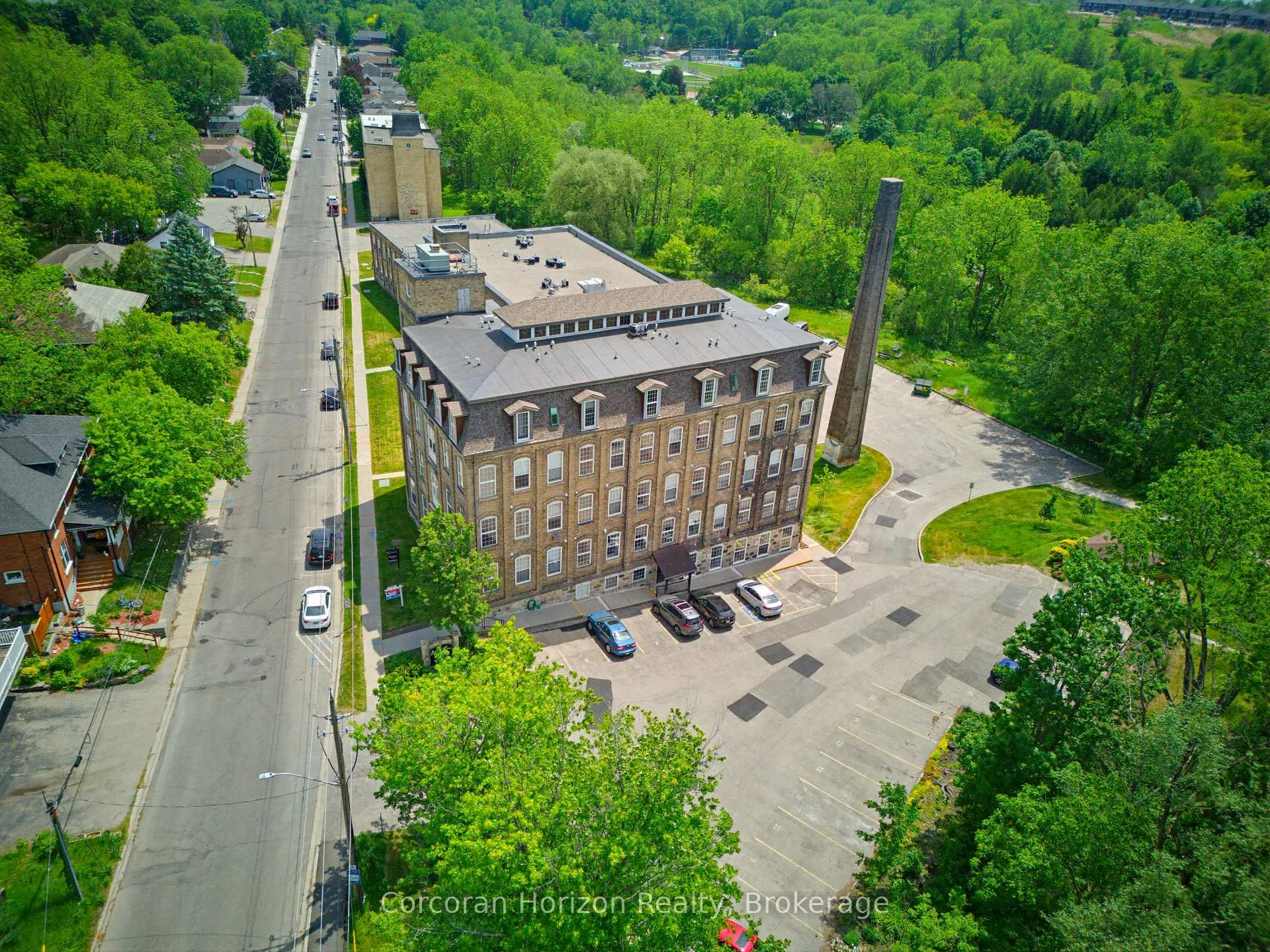 Photo 23 of Unit 301, 140 West River Street, Brant, Paris — HOMEH