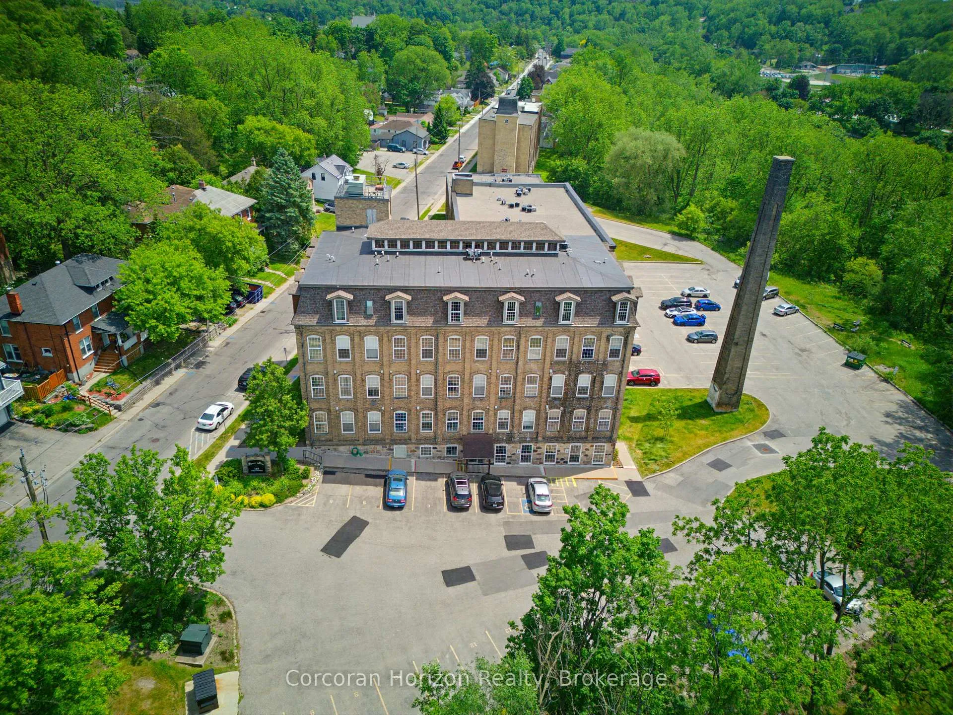 Photo 24 of Unit 301, 140 West River Street, Brant, Paris — HOMEH