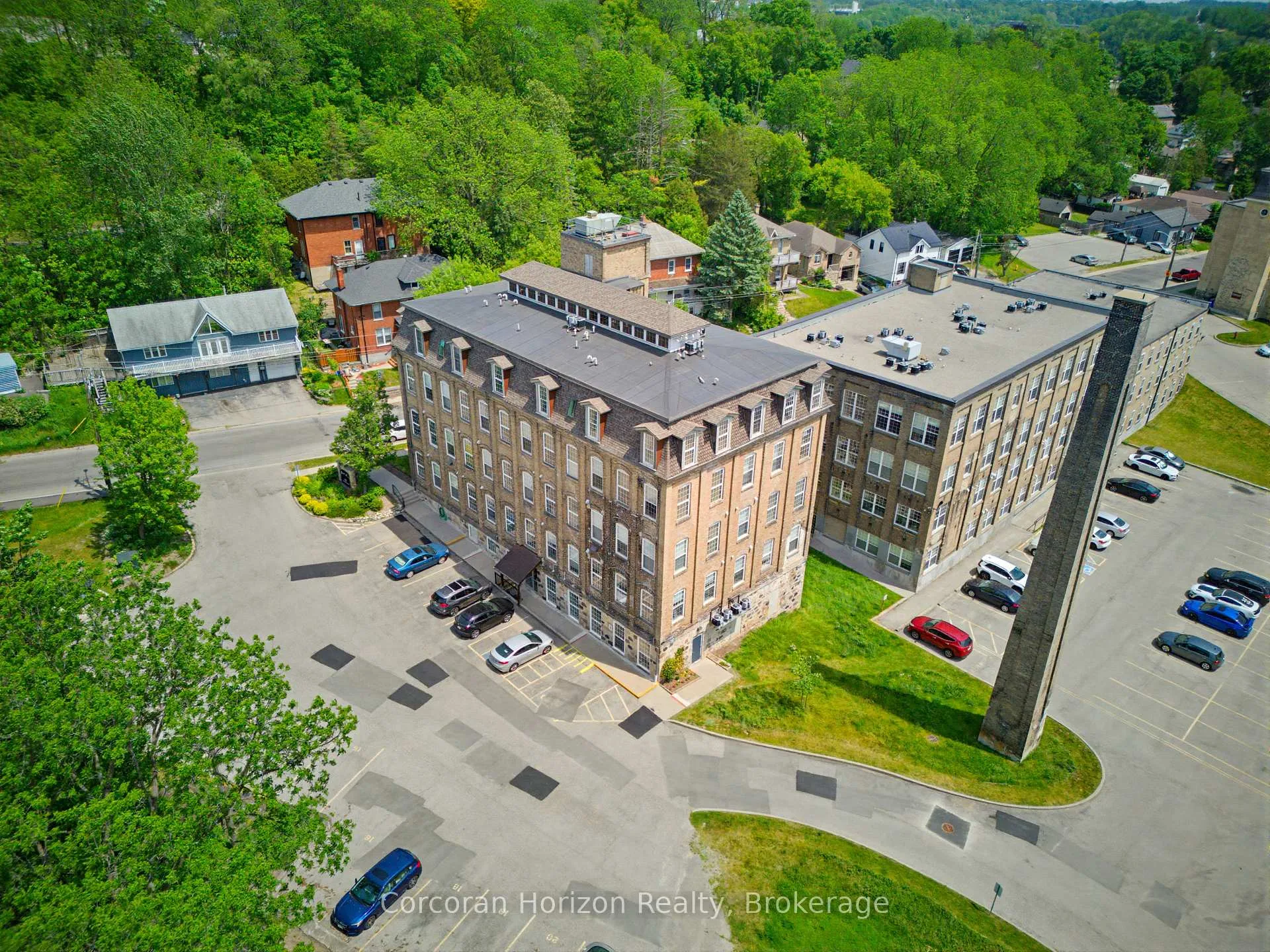 Photo 25 of Unit 301, 140 West River Street, Brant, Paris — HOMEH