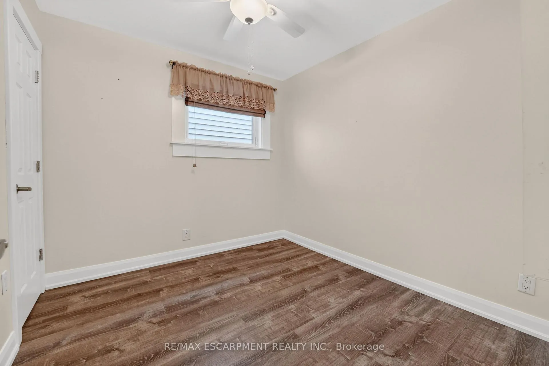 Photo 10 of 272 Cope Street, Hamilton, Homeside — HOMEH