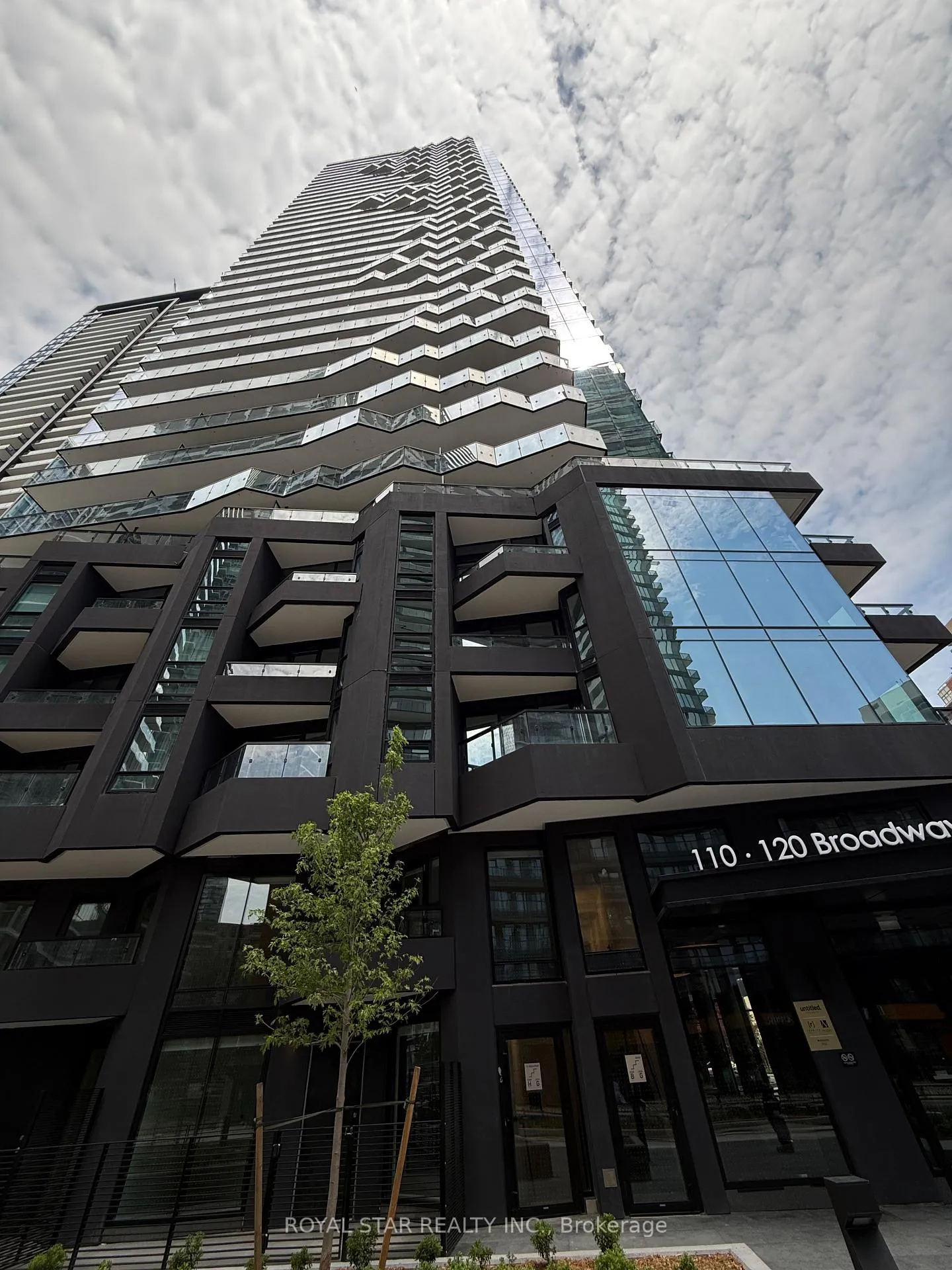 Photo 2 of Unit 708S, 110 Broadway Avenue, Toronto, Mount Pleasant West — HOMEH