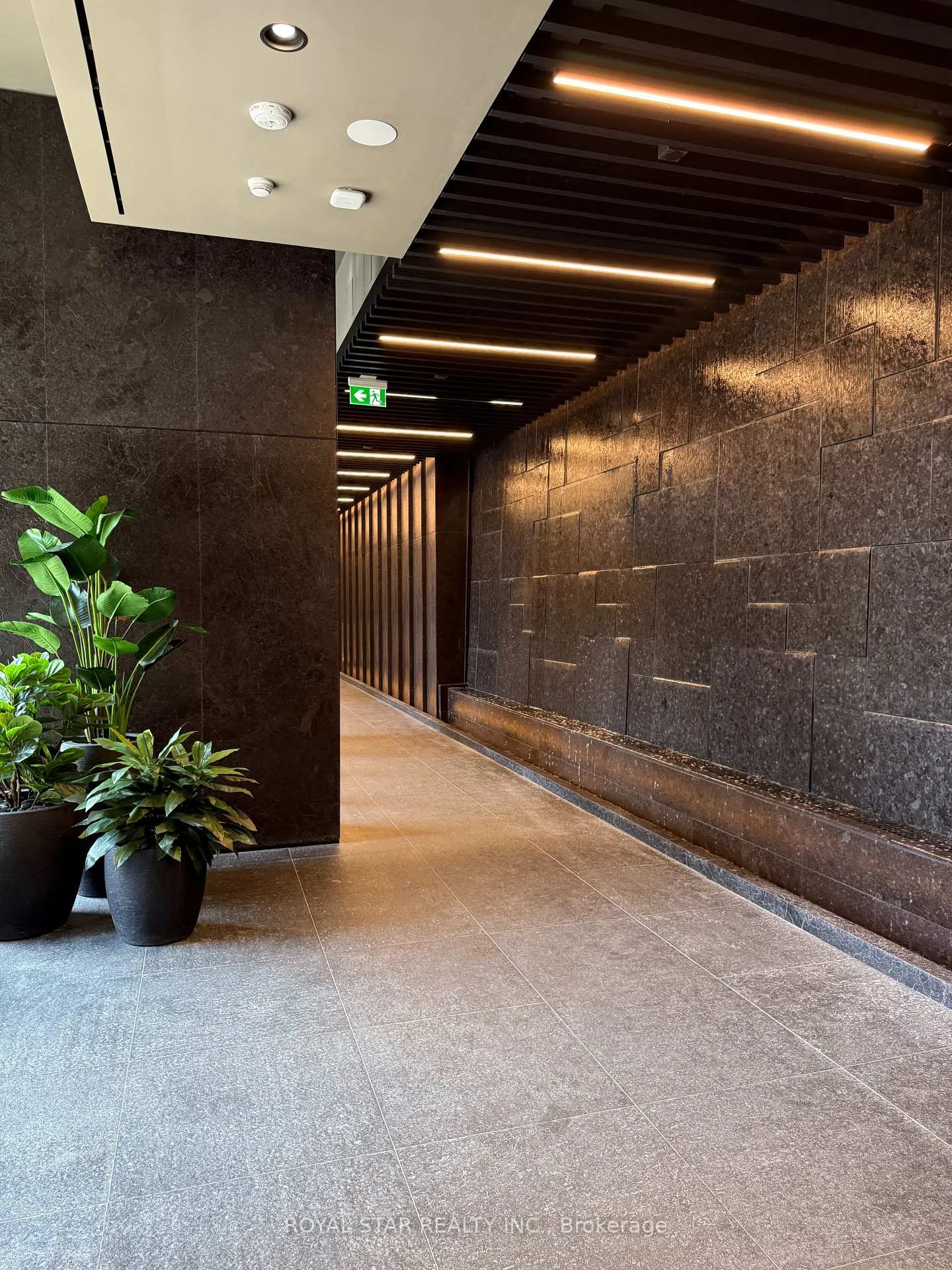 Photo 3 of Unit 708S, 110 Broadway Avenue, Toronto, Mount Pleasant West — HOMEH