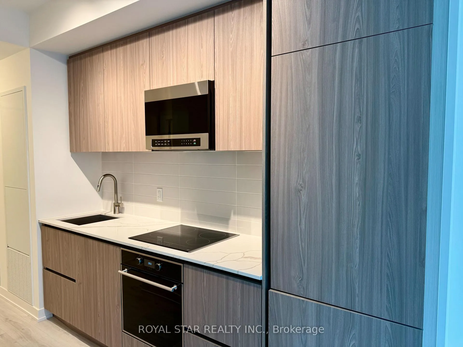 Photo 6 of Unit 708S, 110 Broadway Avenue, Toronto, Mount Pleasant West — HOMEH