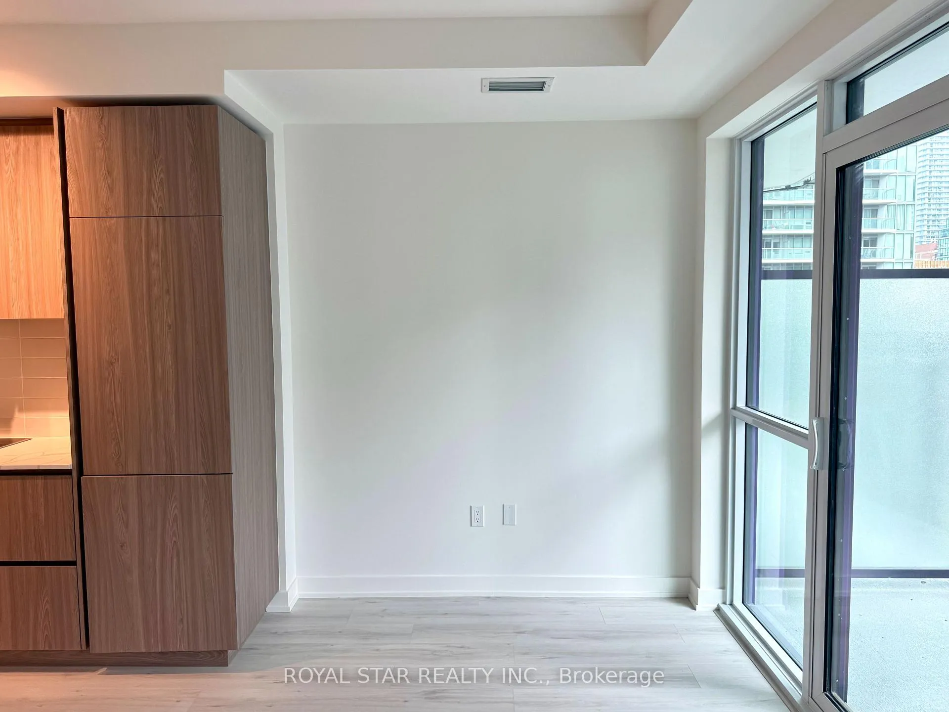 Photo 9 of Unit 708S, 110 Broadway Avenue, Toronto, Mount Pleasant West — HOMEH