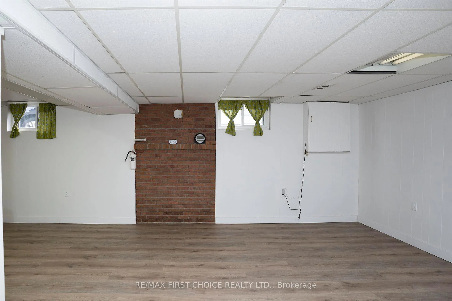 Photo 27 of 435 Dublin Avenue, Thunder Bay, John Street North — HOMEH