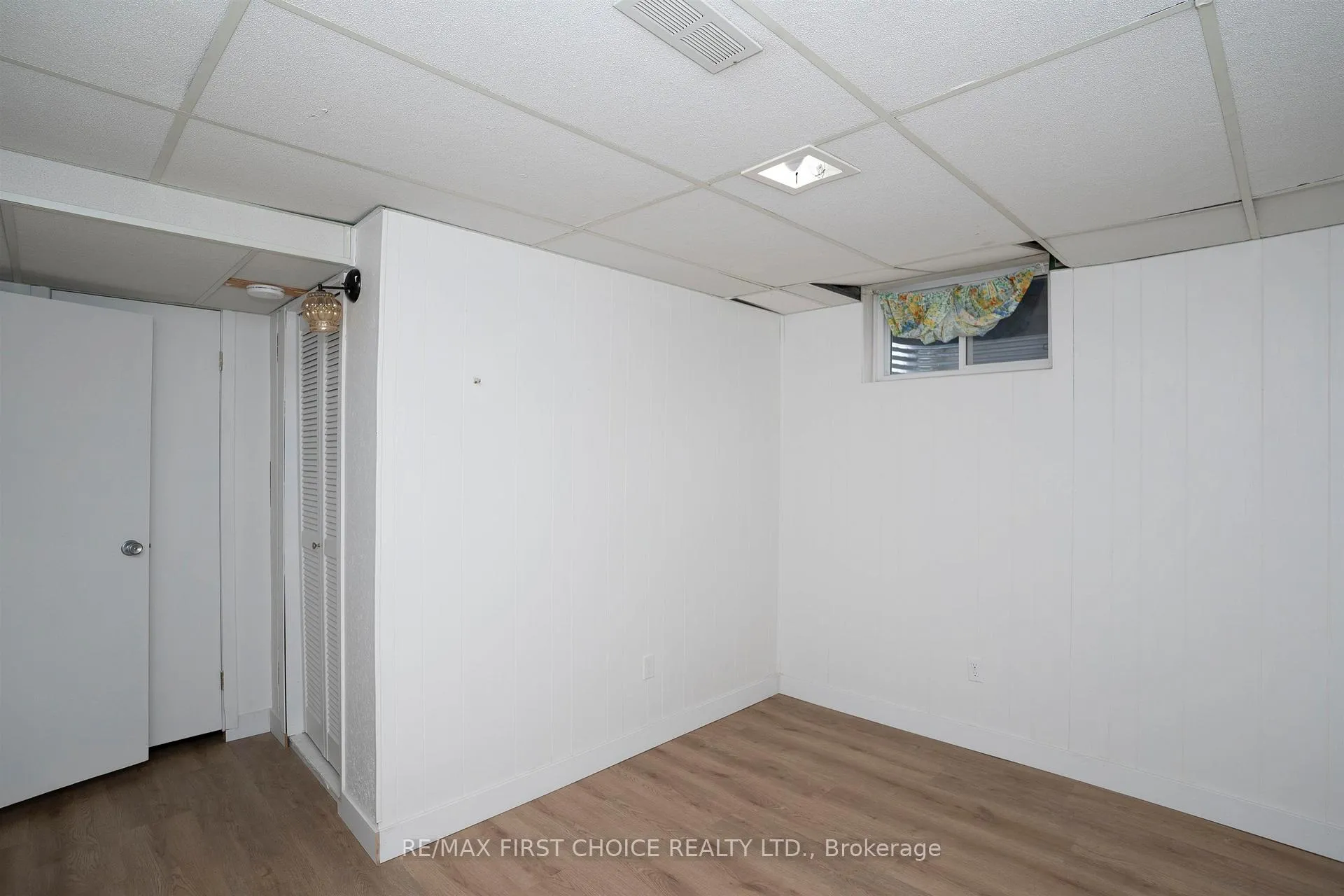 Photo 32 of 435 Dublin Avenue, Thunder Bay, John Street North — HOMEH