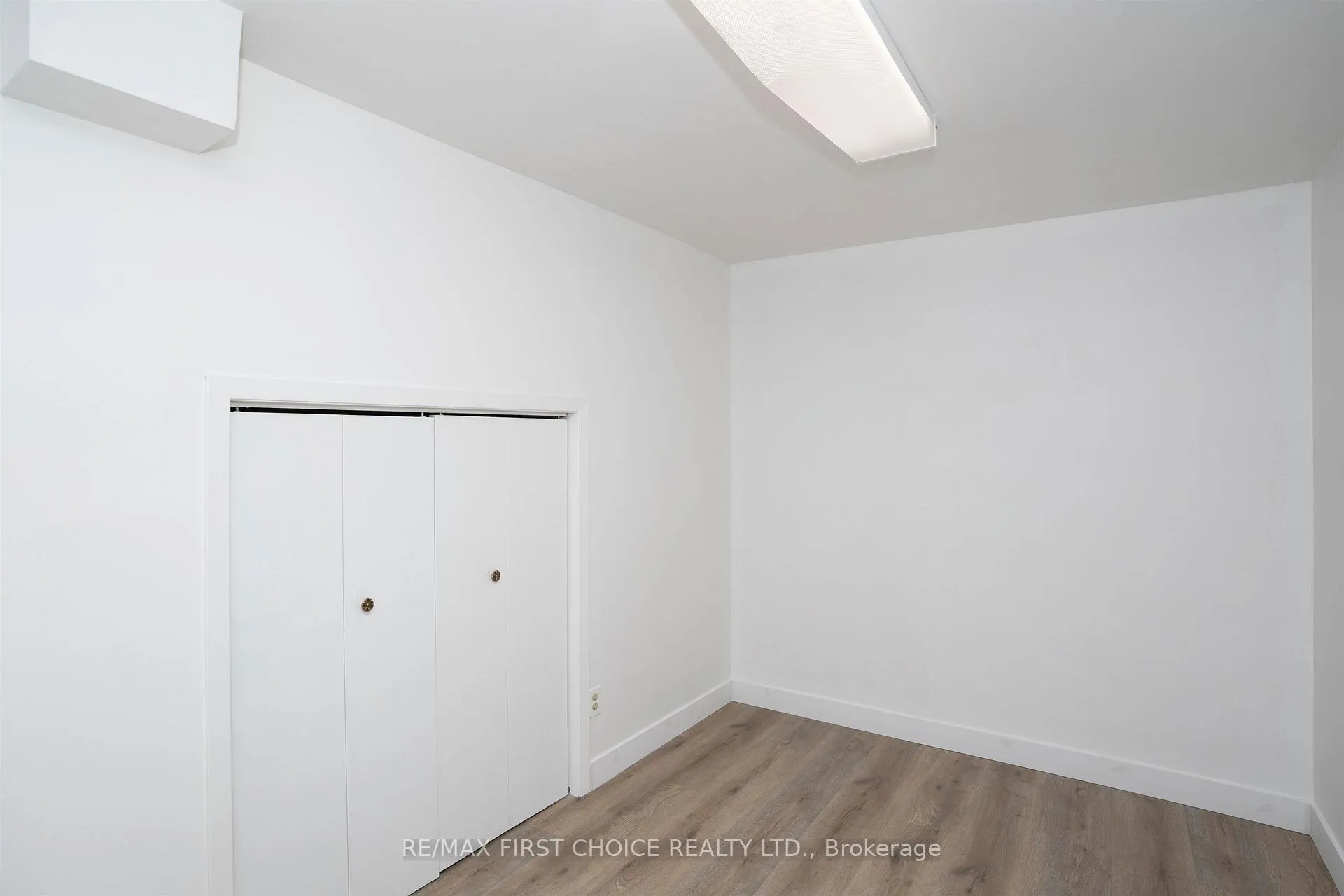 Photo 34 of 435 Dublin Avenue, Thunder Bay, John Street North — HOMEH