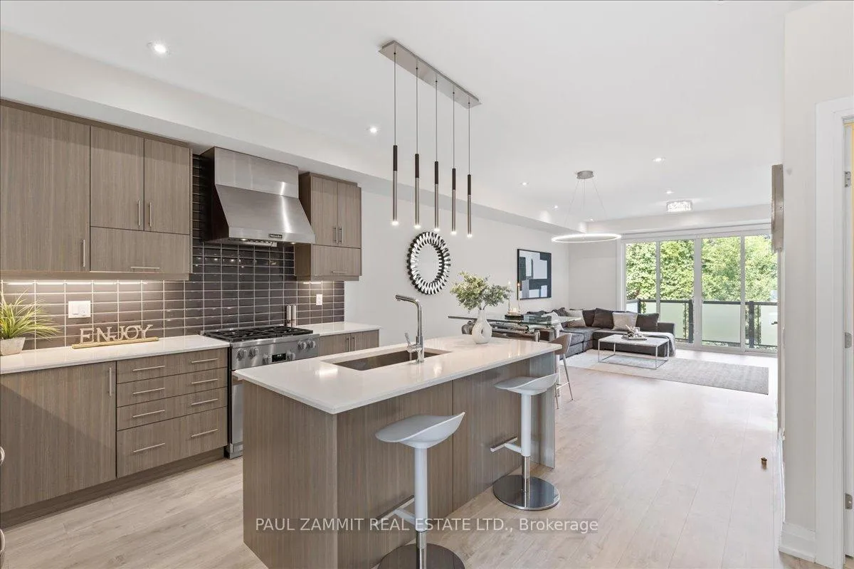 Photo 4 of 39 Harold Lawrie Lane, Markham, Thornhill — HOMEH