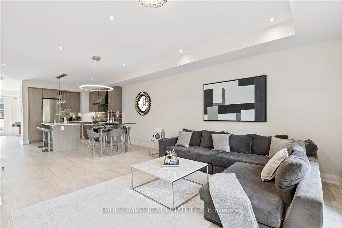 Photo 7 of 39 Harold Lawrie Lane, Markham, Thornhill — HOMEH