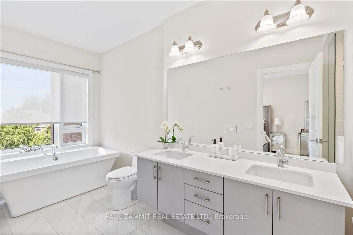 Photo 16 of 39 Harold Lawrie Lane, Markham, Thornhill — HOMEH