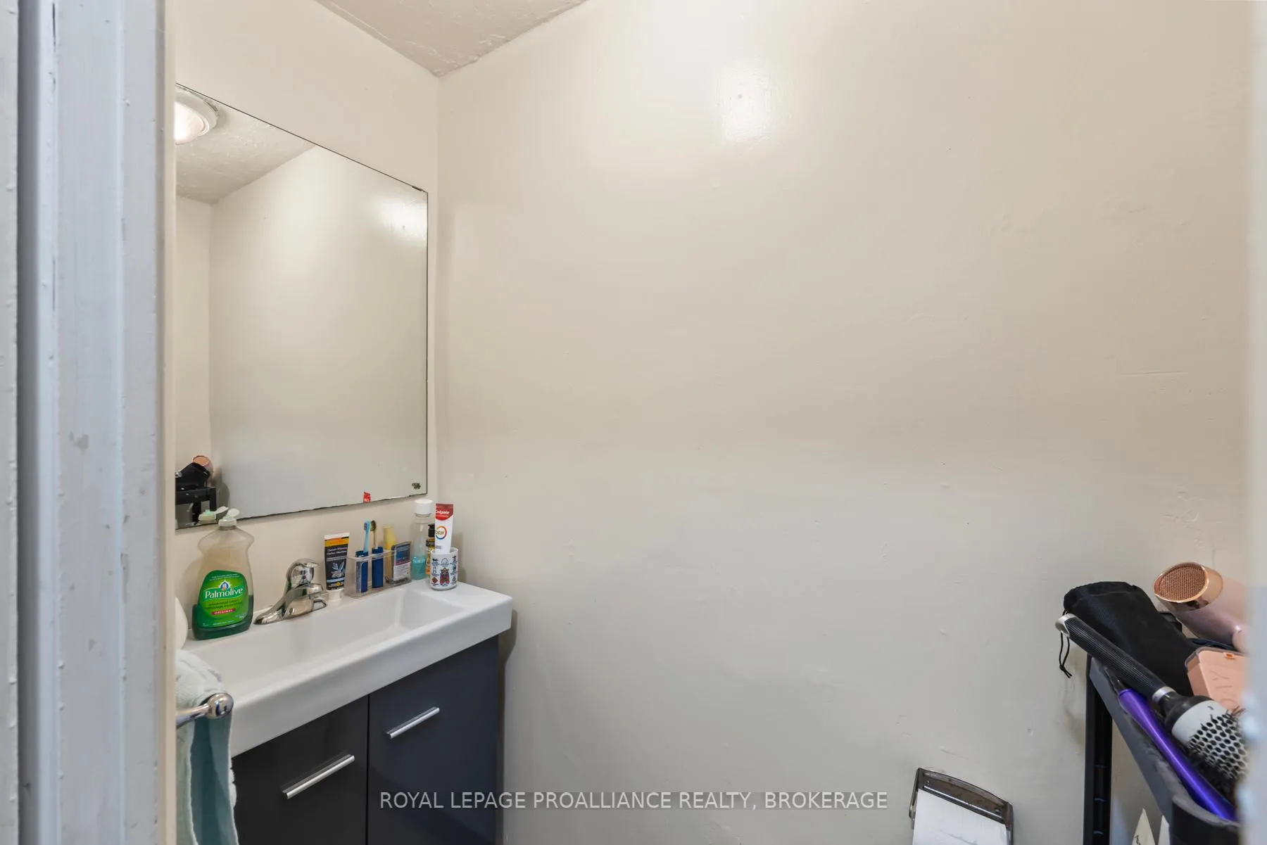 Photo 37 of 325 Johnston Street, Kingston, Central City East — HOMEH