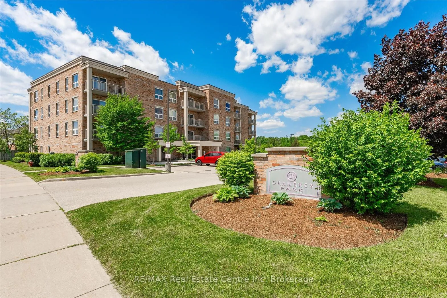 Front of Unit 309, 901 Paisley Road