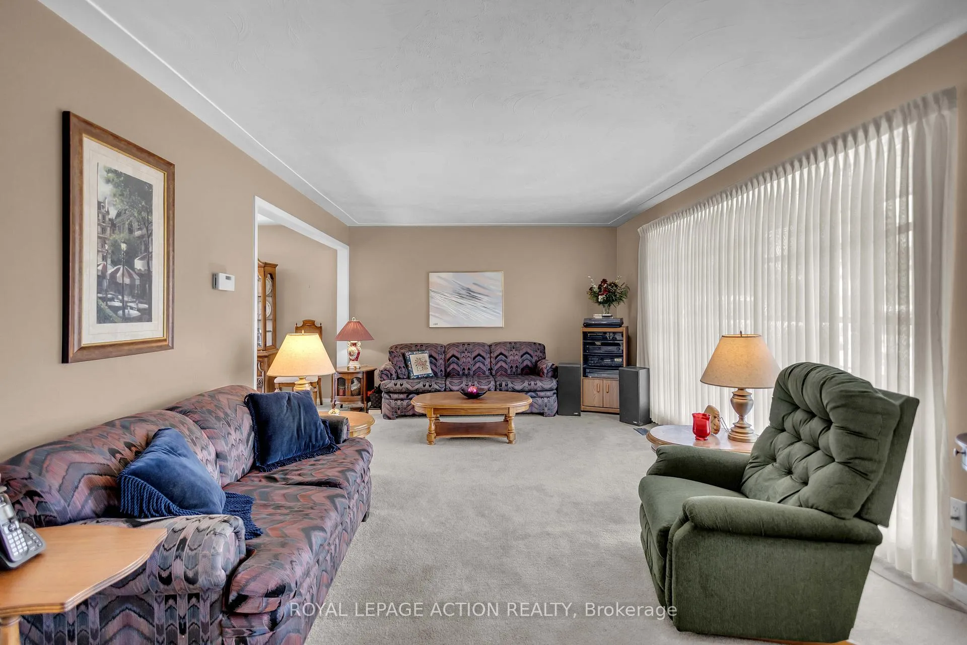 Photo 7 of 19 Pippin Drive, Brantford, Fairview - Brantford — HOMEH