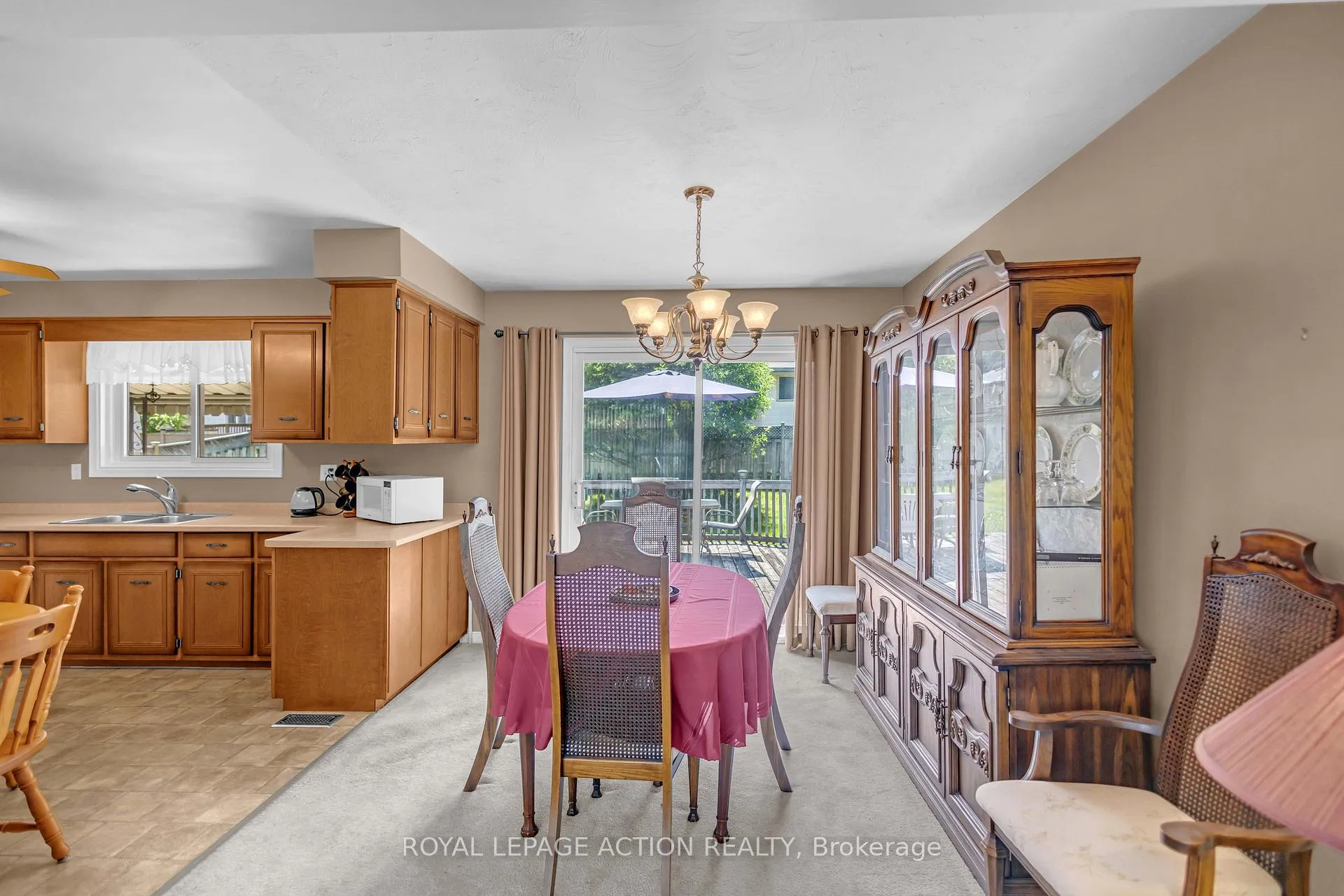 Photo 9 of 19 Pippin Drive, Brantford, Fairview - Brantford — HOMEH