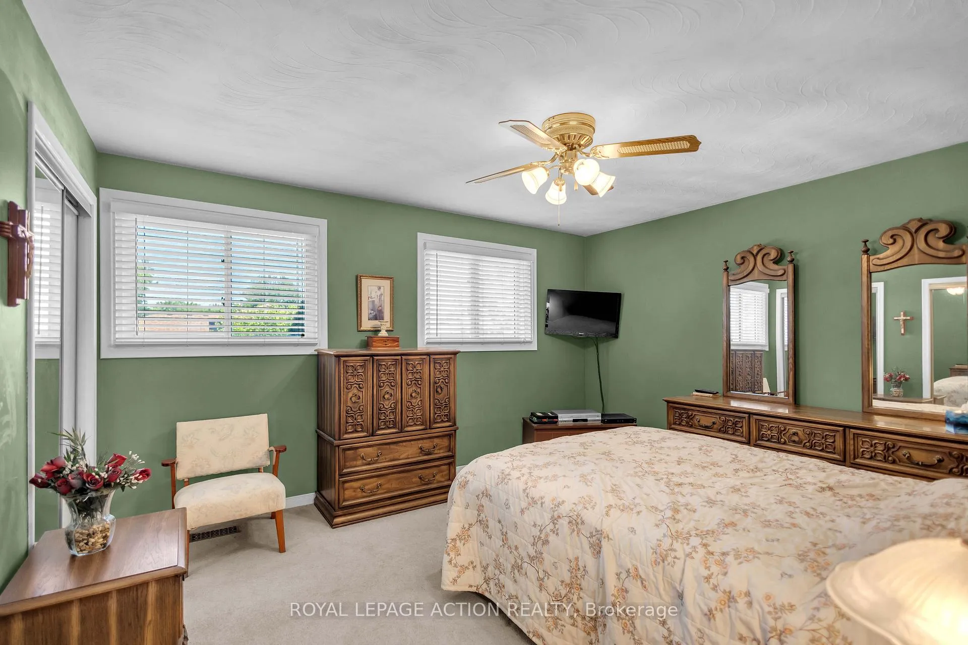 Photo 21 of 19 Pippin Drive, Brantford, Fairview - Brantford — HOMEH