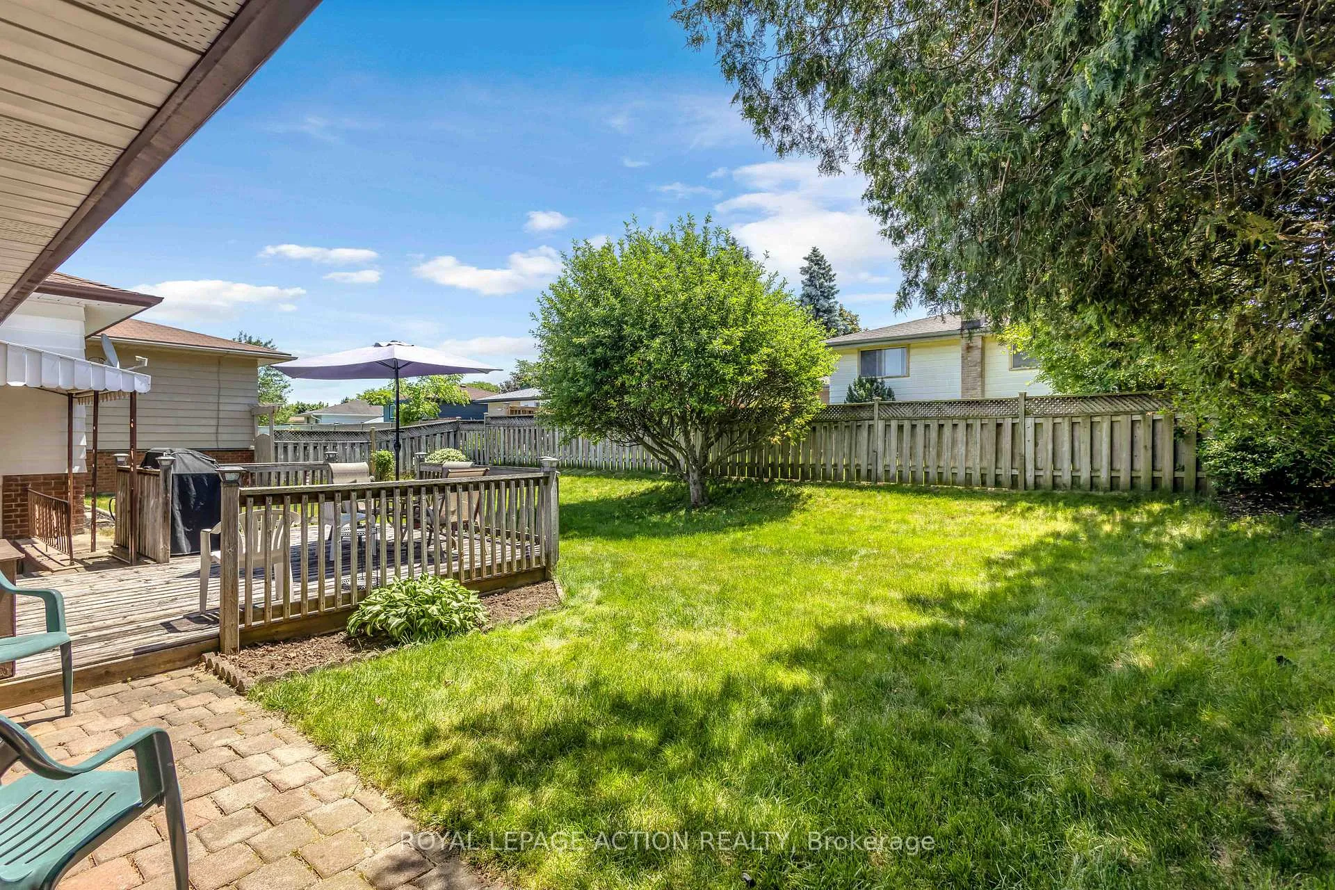 Photo 33 of 19 Pippin Drive, Brantford, Fairview - Brantford — HOMEH