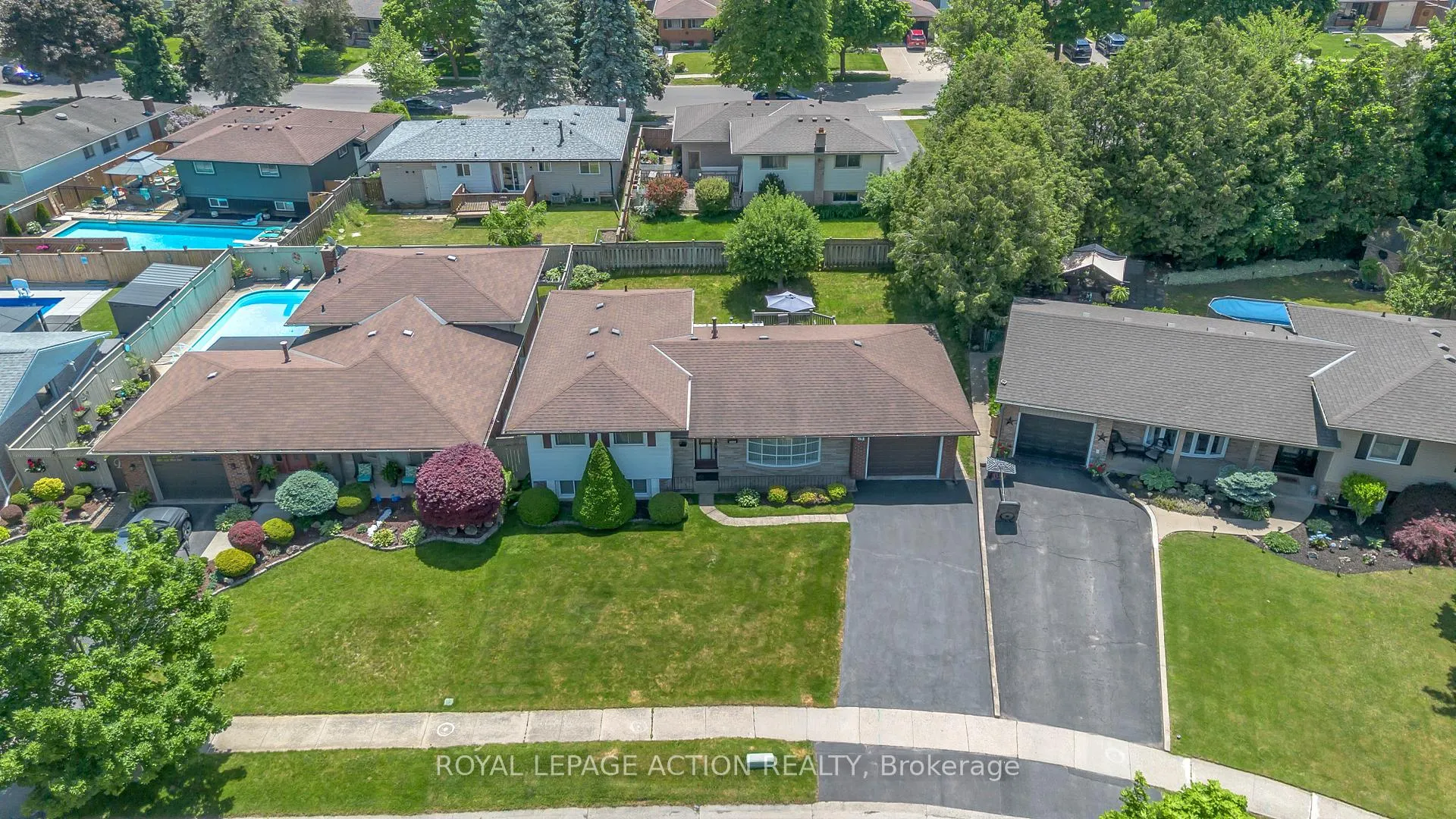 Photo 35 of 19 Pippin Drive, Brantford, Fairview - Brantford — HOMEH