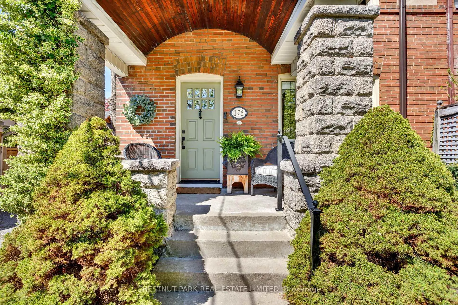 Photo 2 of 176 Forman Avenue, Toronto, Mount Pleasant East — HOMEH