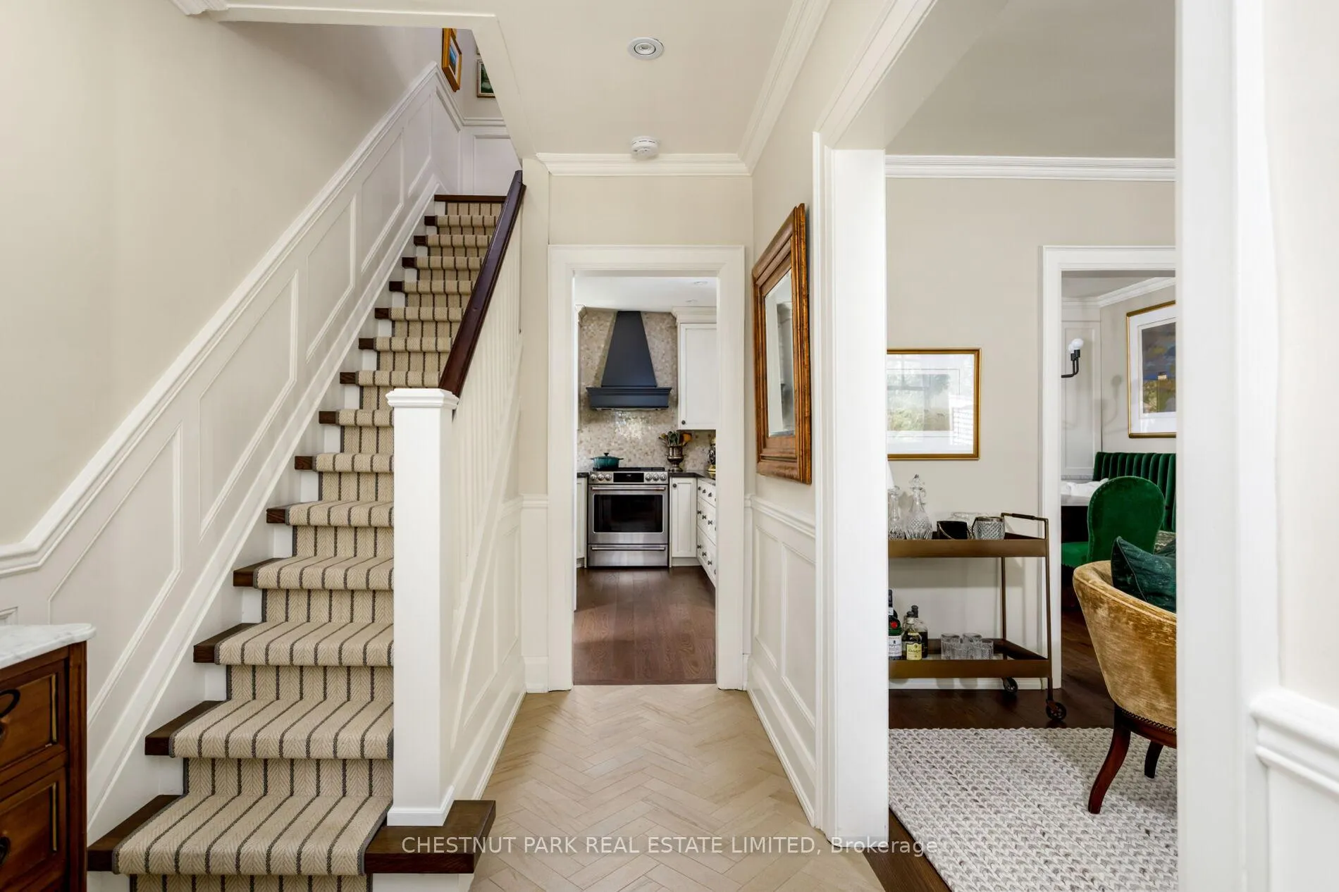 Photo 3 of 176 Forman Avenue, Toronto, Mount Pleasant East — HOMEH