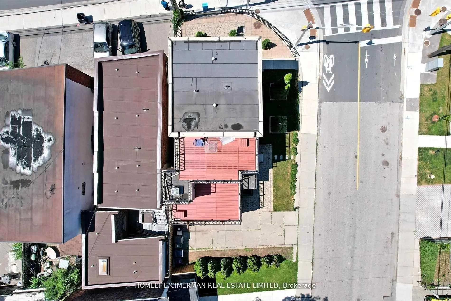 Photo 3 of 61 Scarlett Road, Toronto, Rockcliffe-Smythe — HOMEH