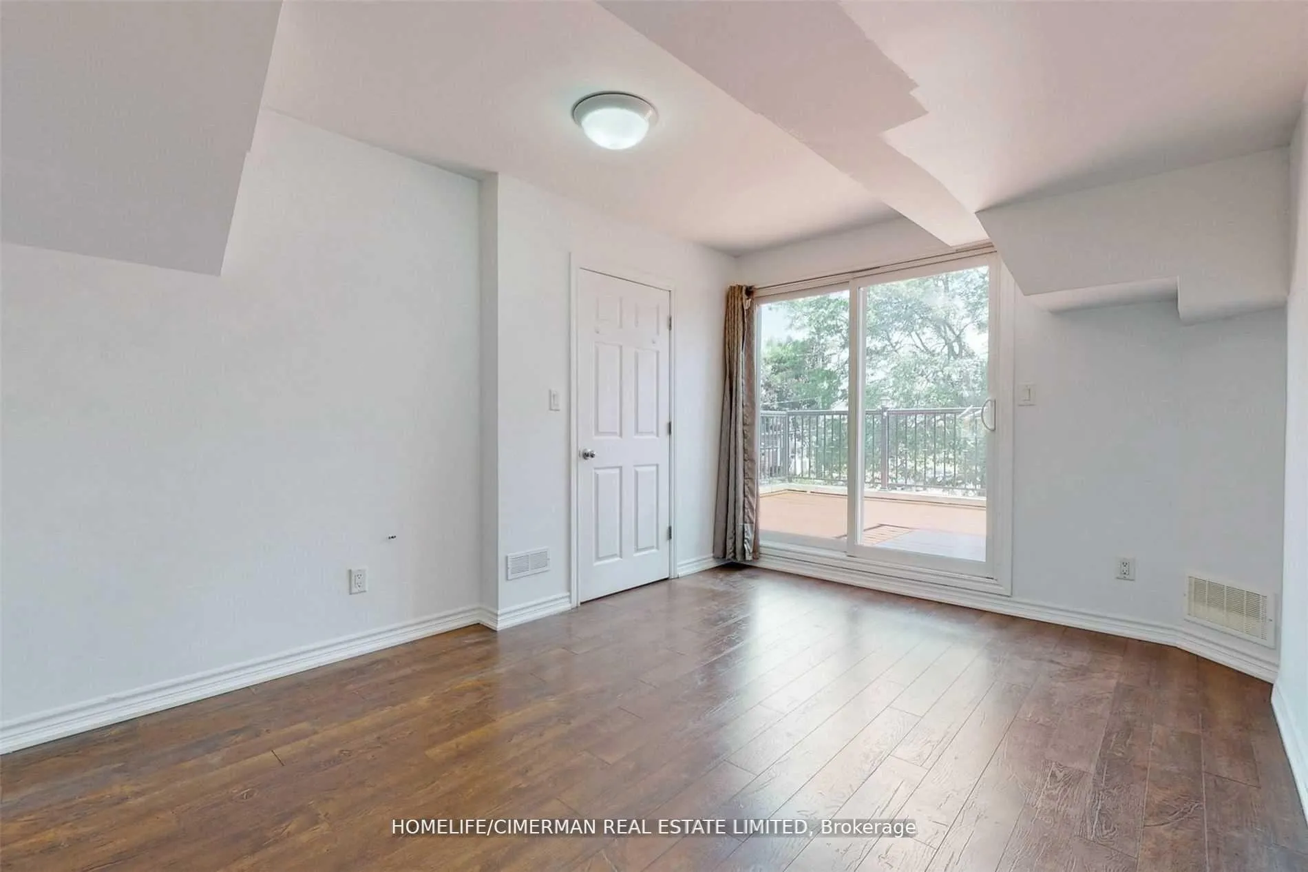 Photo 12 of 61 Scarlett Road, Toronto, Rockcliffe-Smythe — HOMEH