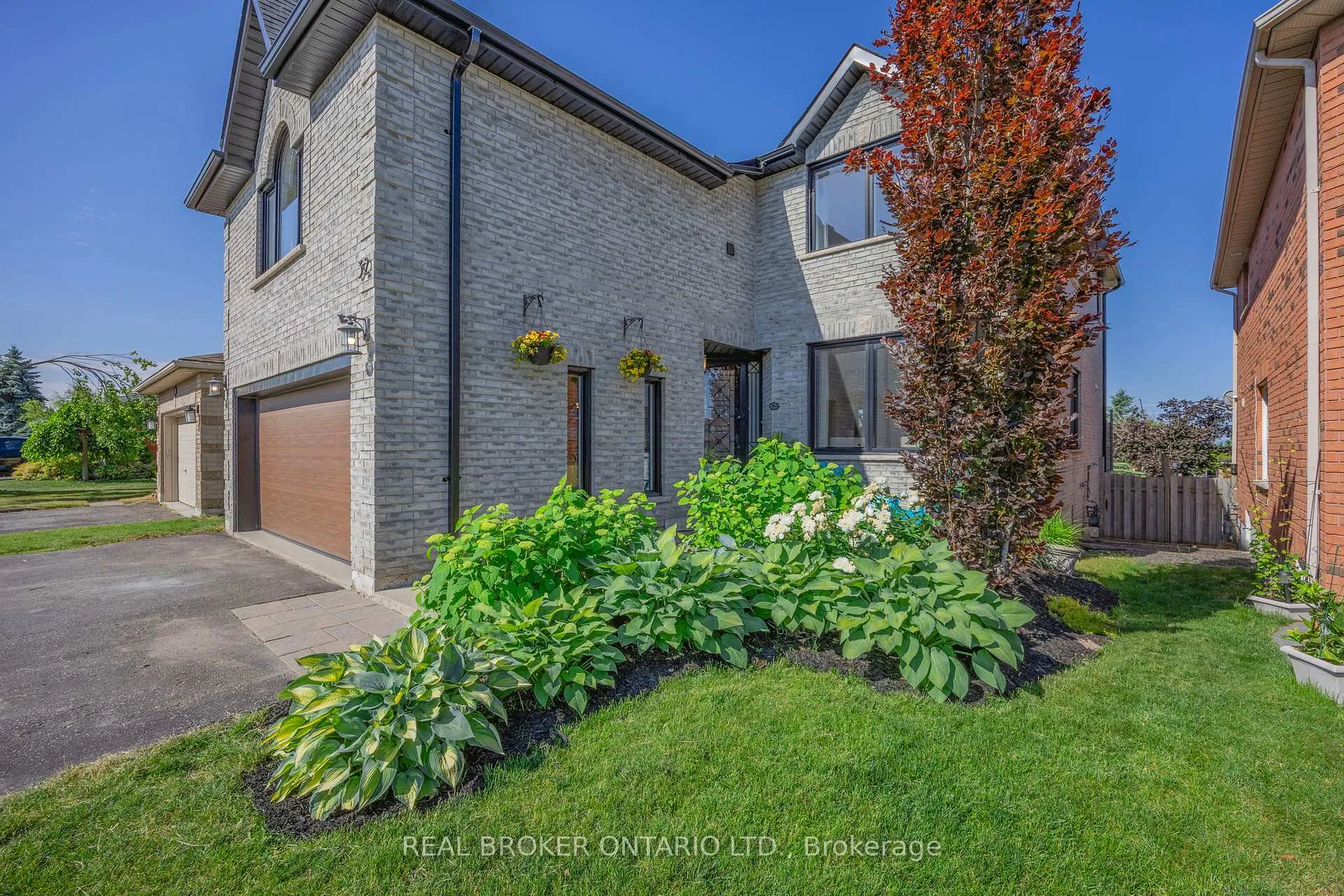 Photo 2 of 32 Black Willow Drive, Barrie, Holly — HOMEH