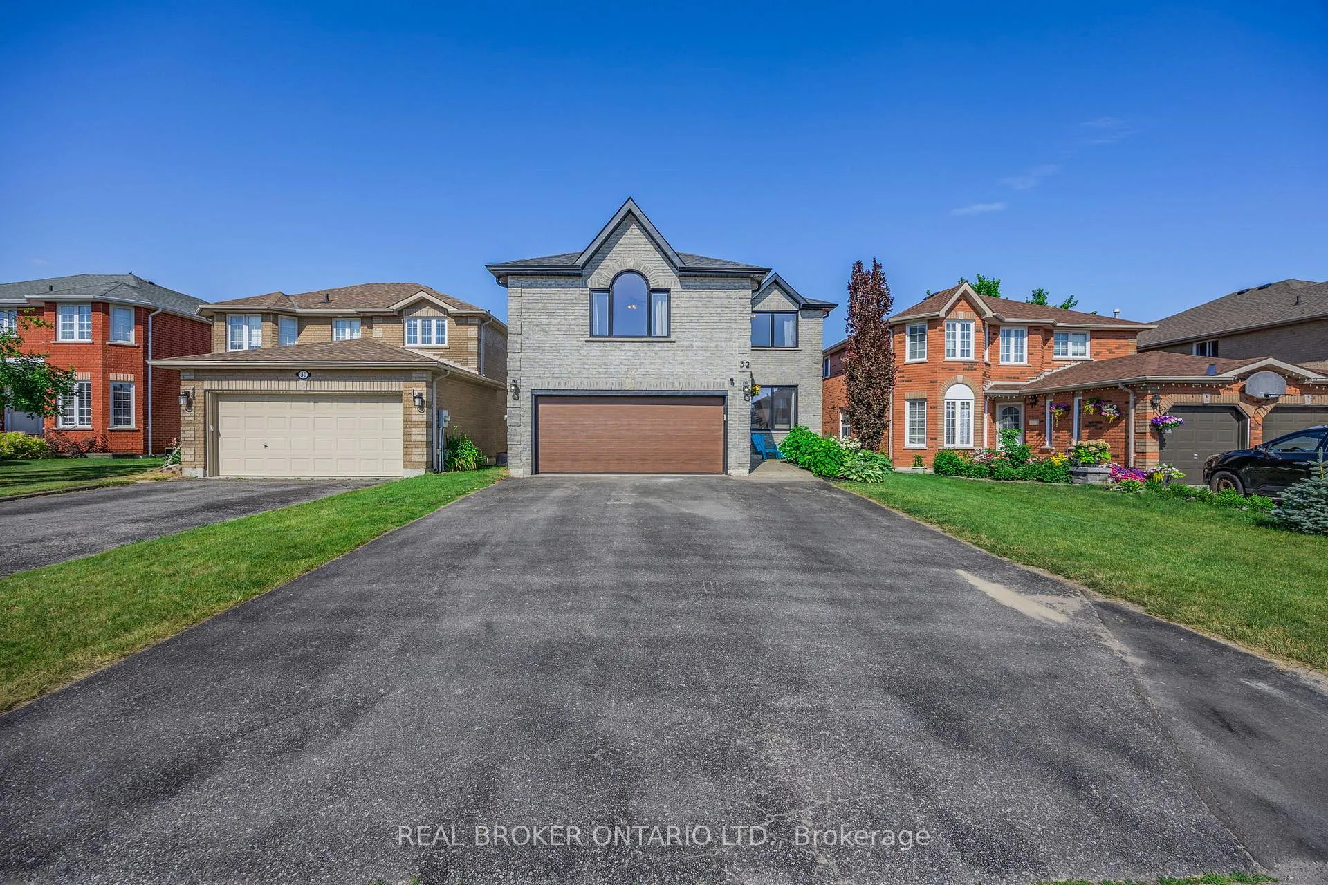Photo 3 of 32 Black Willow Drive, Barrie, Holly — HOMEH