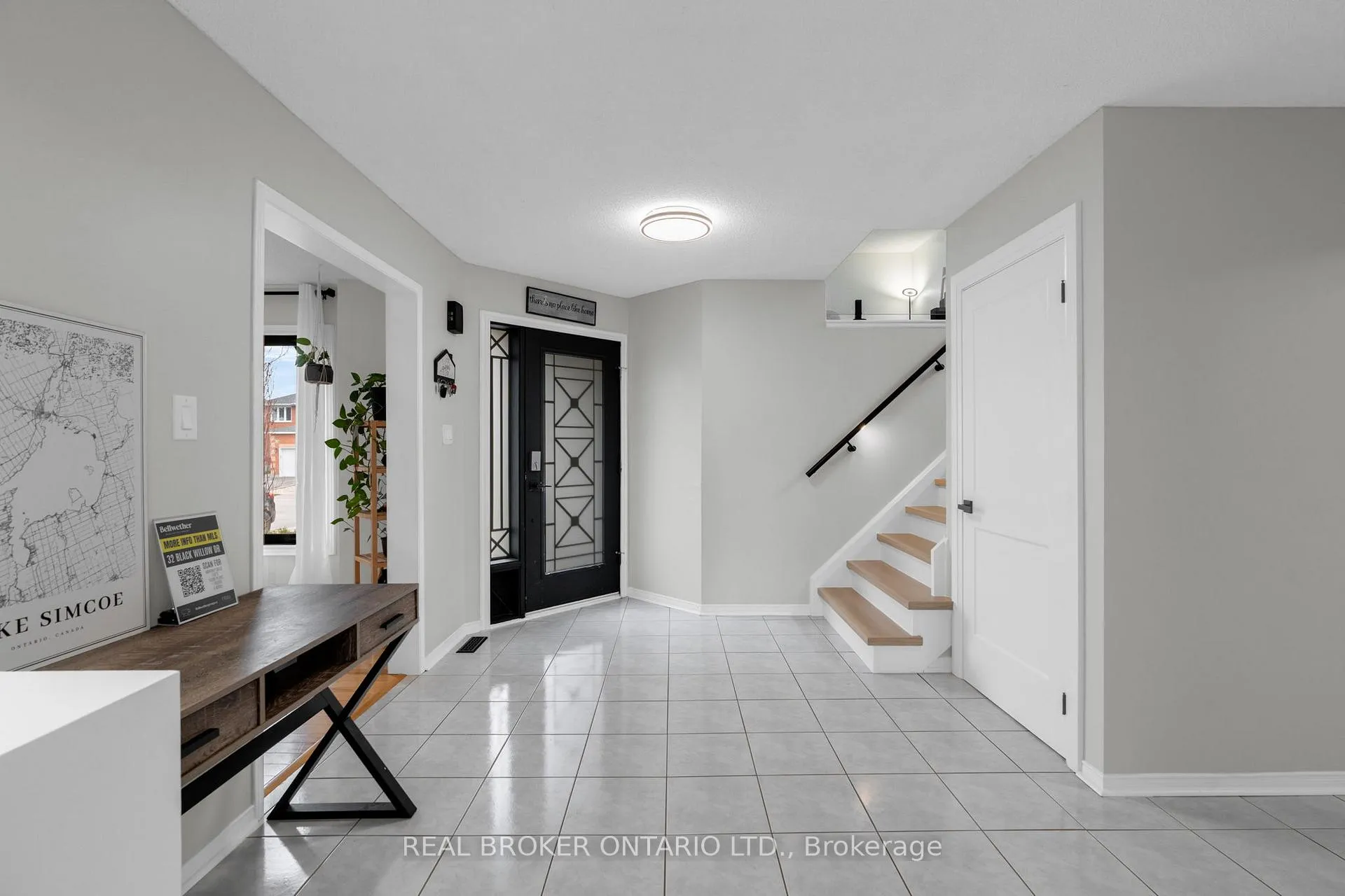 Photo 5 of 32 Black Willow Drive, Barrie, Holly — HOMEH