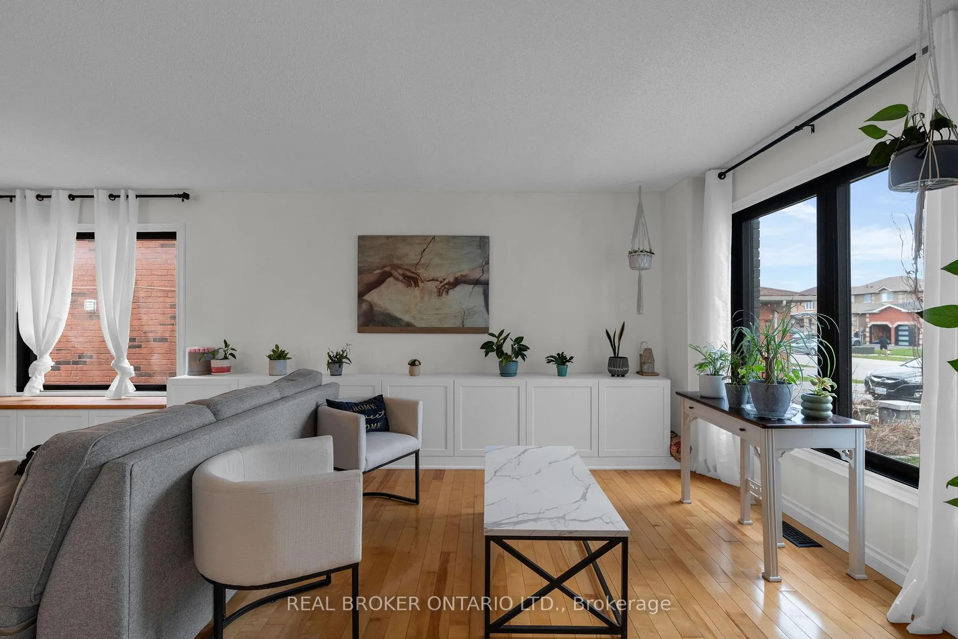 Photo 6 of 32 Black Willow Drive, Barrie, Holly — HOMEH