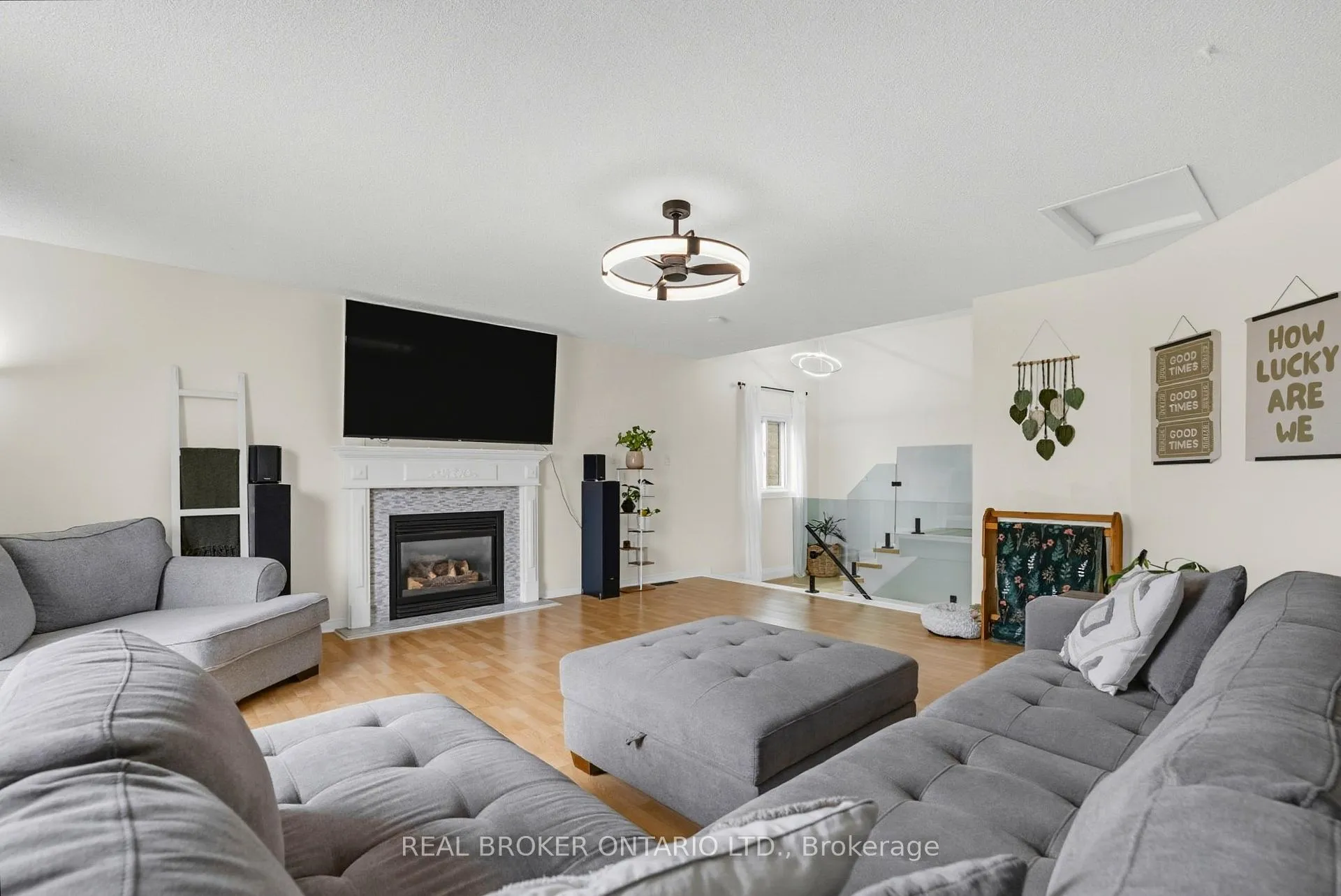Photo 16 of 32 Black Willow Drive, Barrie, Holly — HOMEH