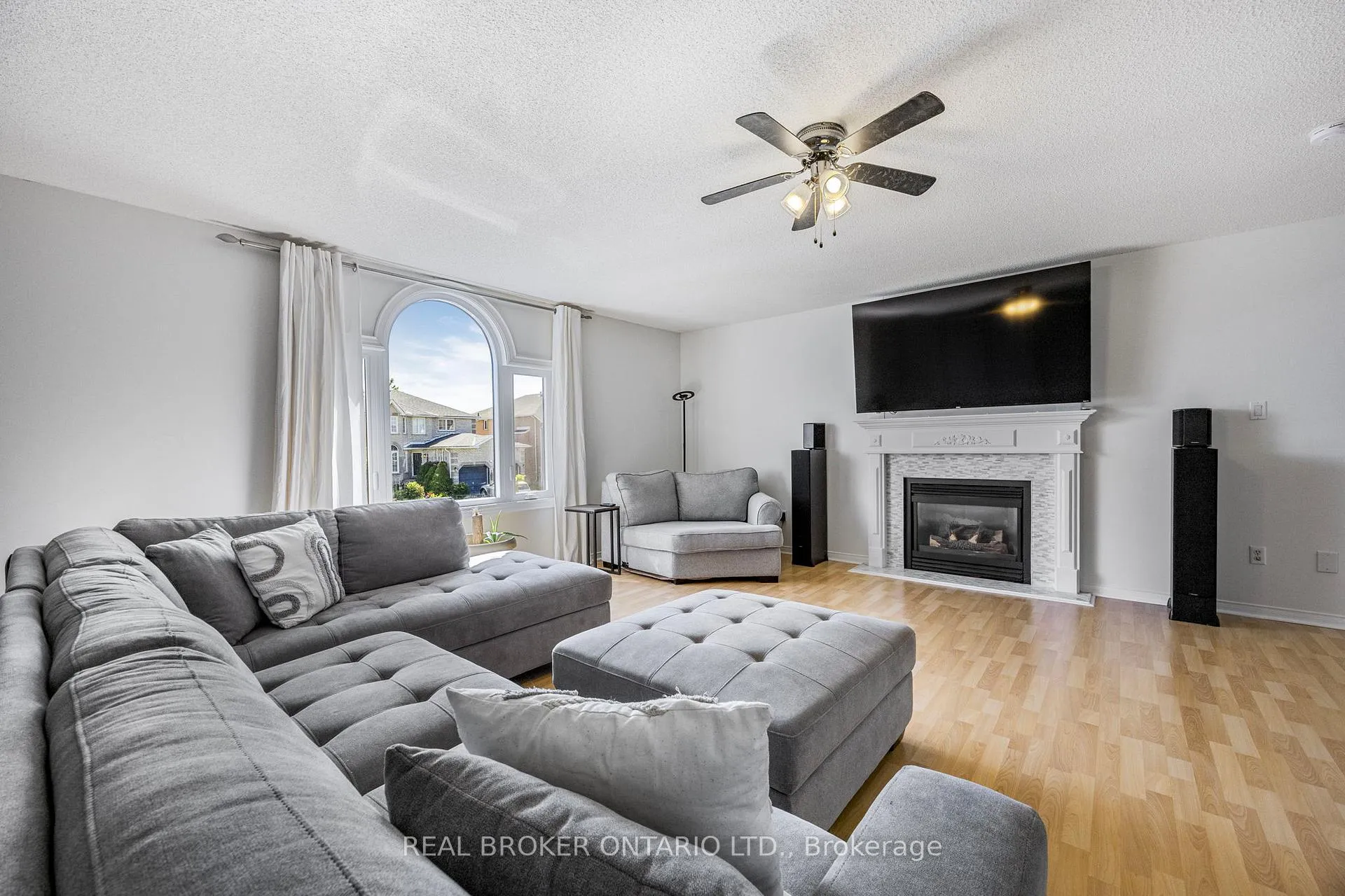 Photo 17 of 32 Black Willow Drive, Barrie, Holly — HOMEH