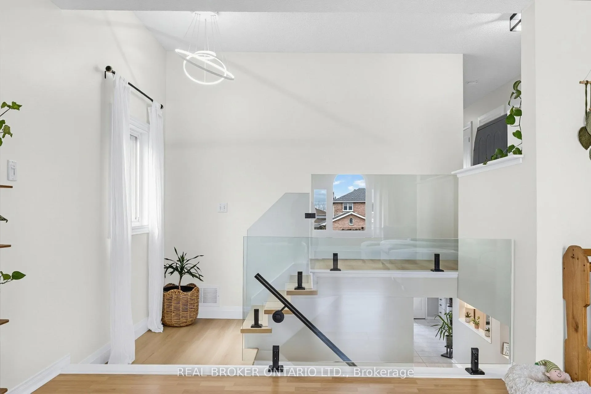 Photo 18 of 32 Black Willow Drive, Barrie, Holly — HOMEH