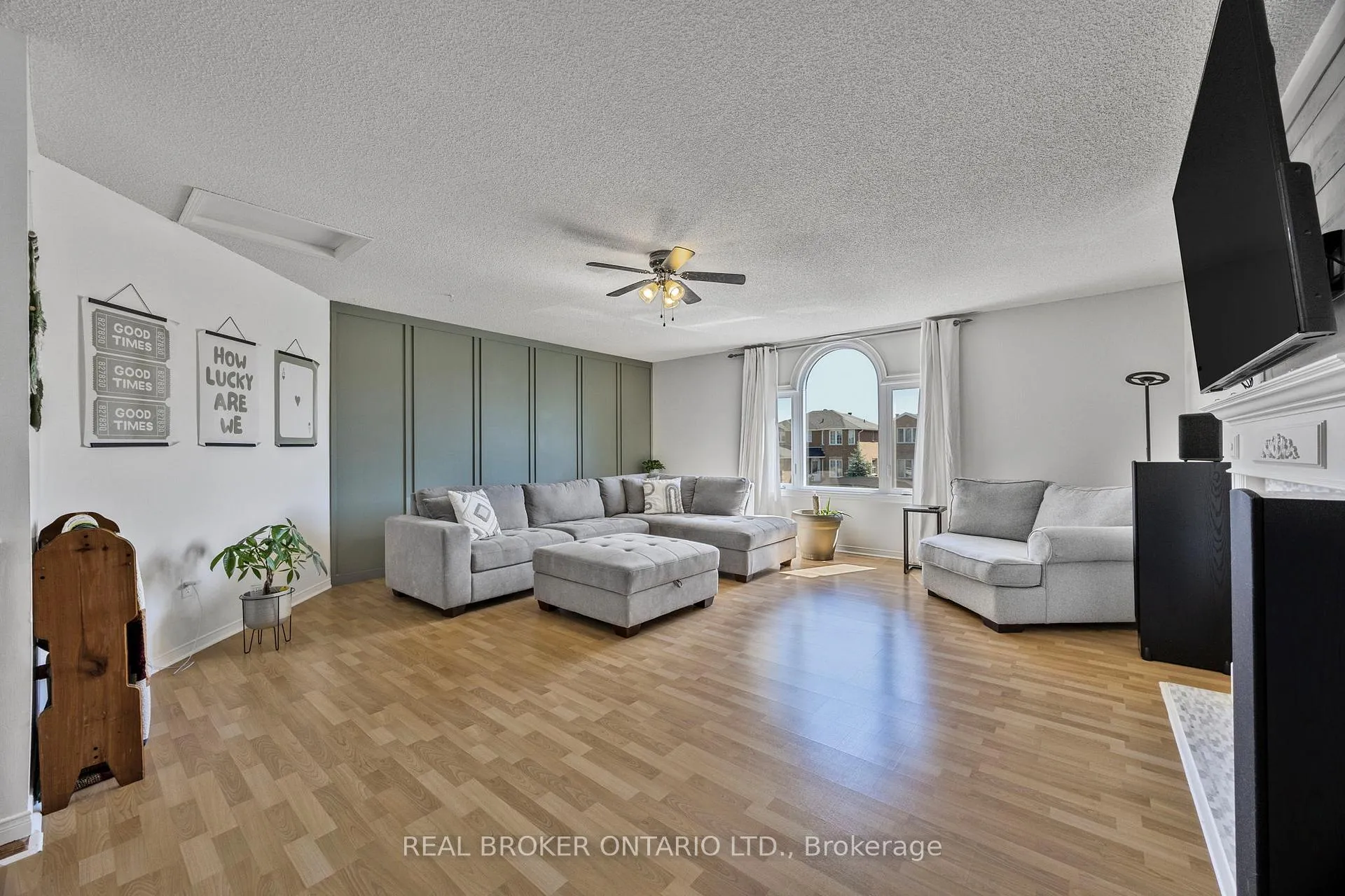 Photo 19 of 32 Black Willow Drive, Barrie, Holly — HOMEH